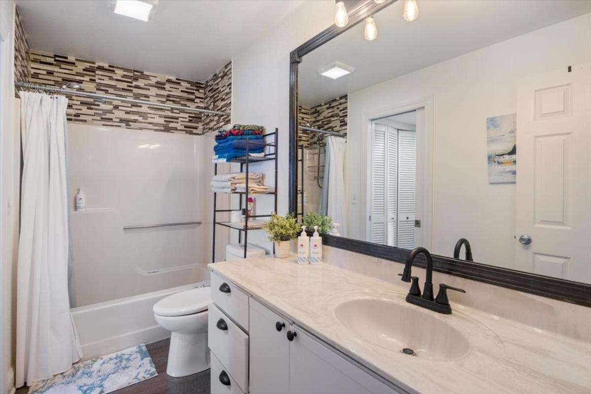 Cozy Pet-Friendly Condo w/ Pool