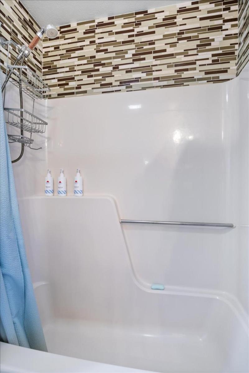 Cozy Pet-Friendly Condo w/ Pool