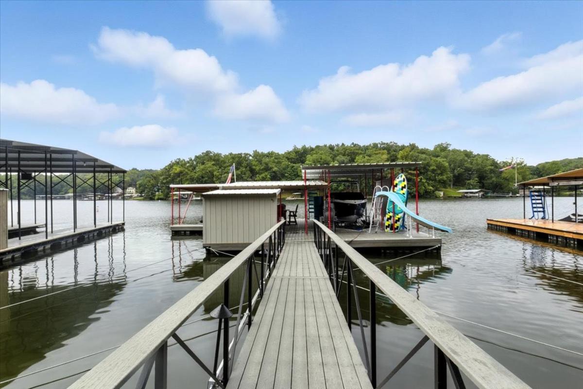 Garage Parking, Slide, Kayaks & Fun at 10MM