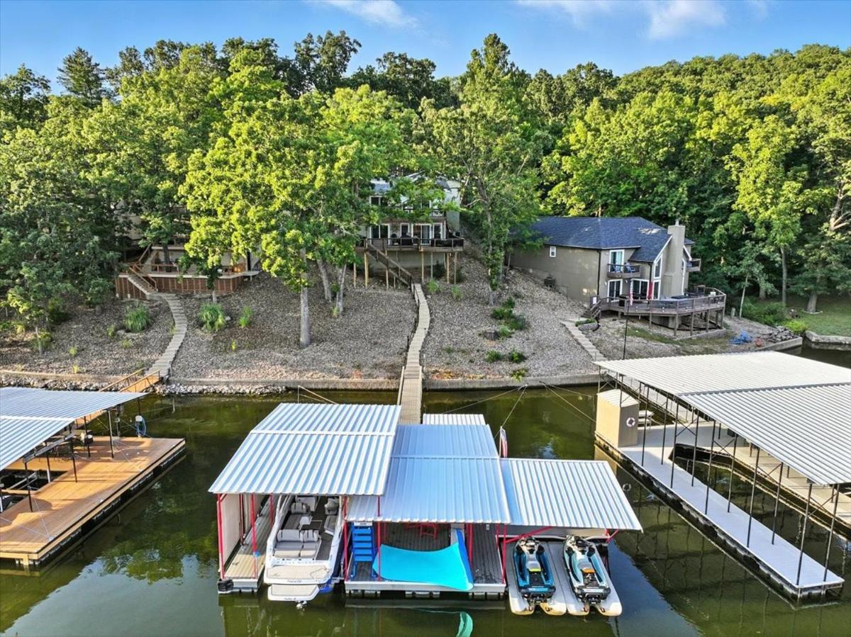Garage Parking, Slide, Kayaks & Fun at 10MM
