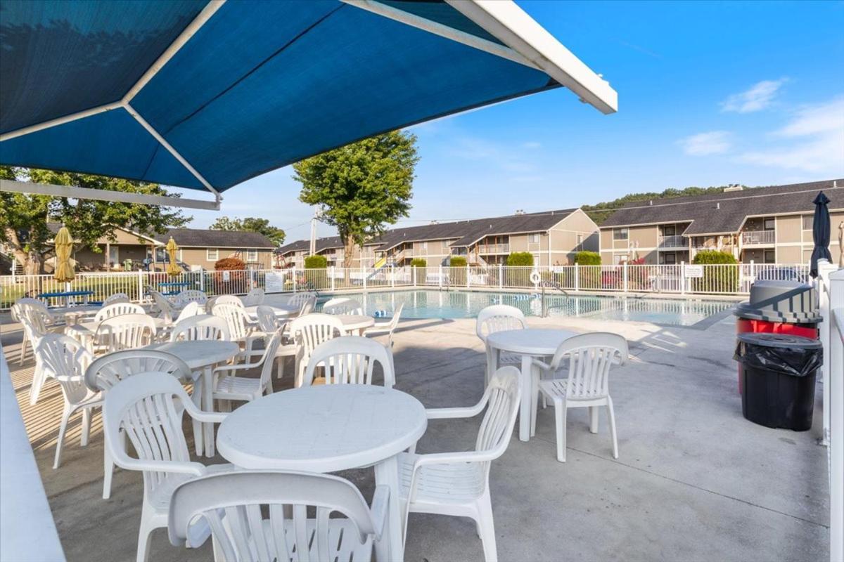 Family Fun at Lake Vibin' Lazy Days Osage Beach w/ 2 Pools, Playground, Games & Calm Water