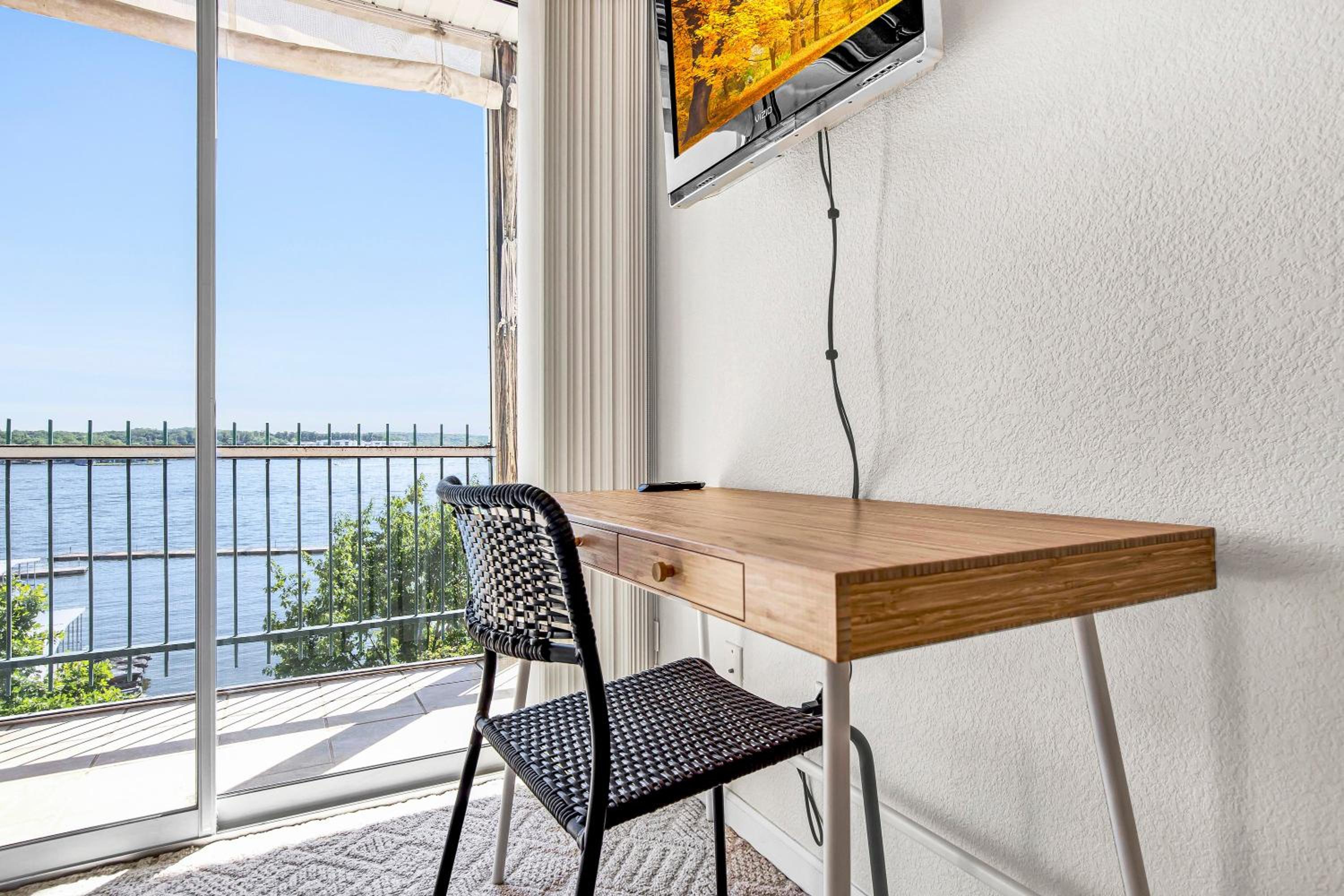 Breathtaking Views - Two Pools - Enclosed Balcony