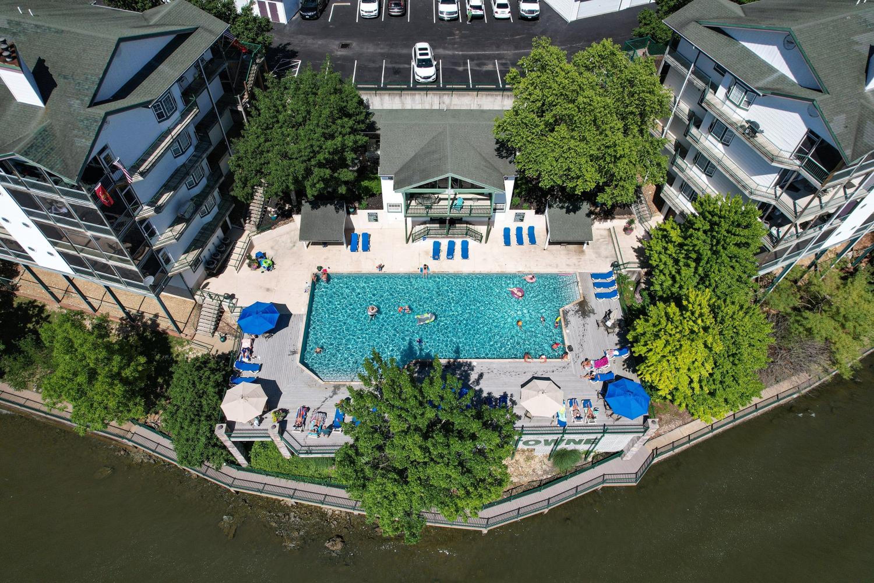 Breathtaking Views - Two Pools - Enclosed Balcony