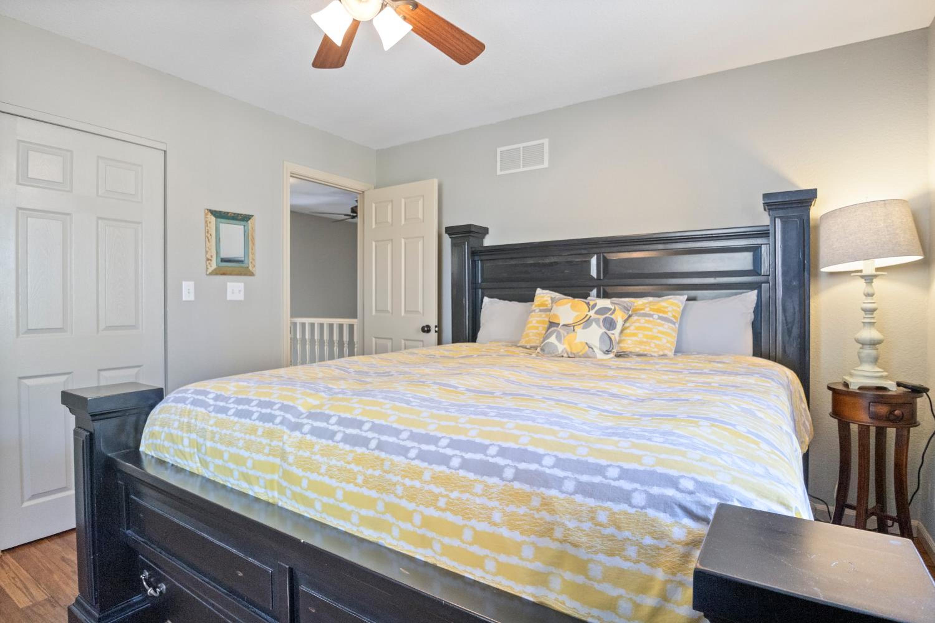 Family-Friendly, Dock Enjoyment, Kayaks, Lake View