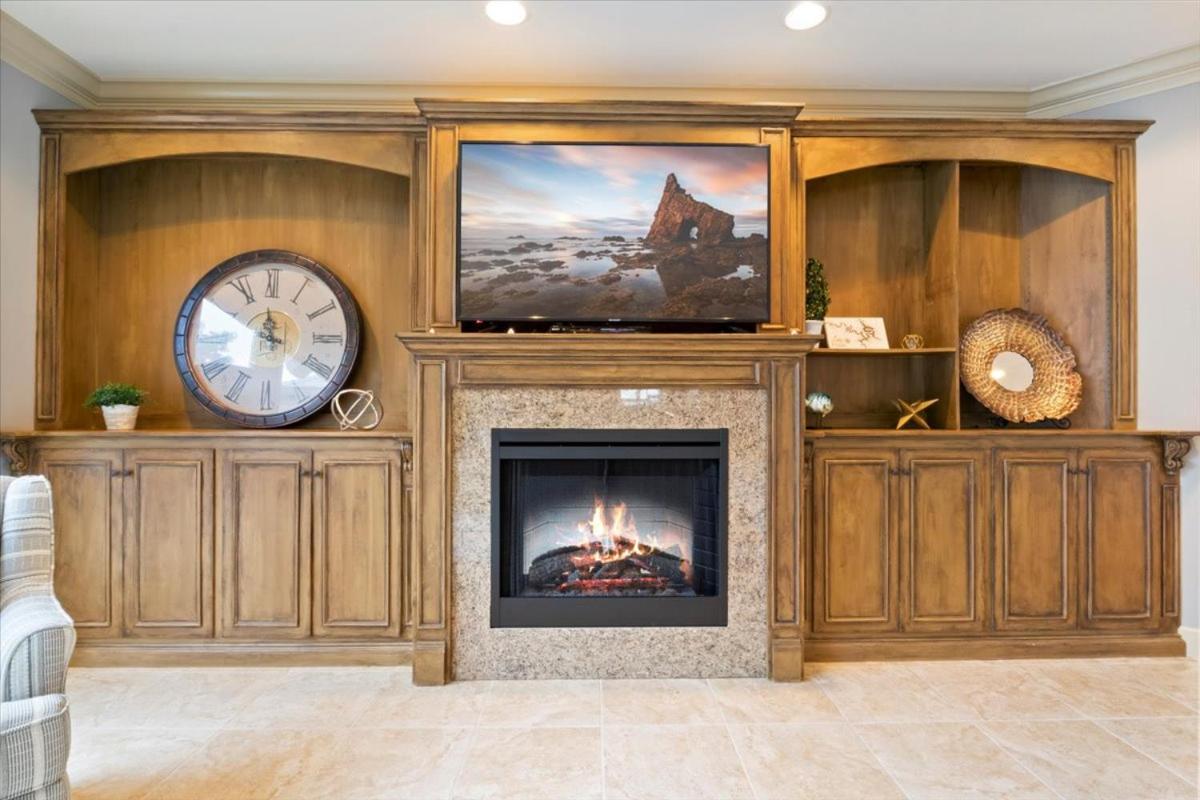 Luxury Lakefront Escape w/ Heated Pool, Hot Tub & Theater