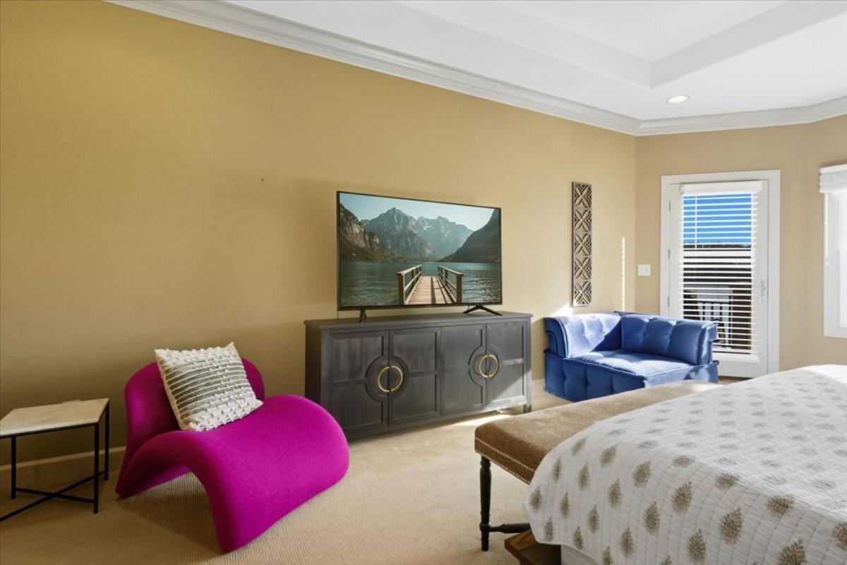 Luxury Lakefront Escape w/ Heated Pool, Hot Tub & Theater