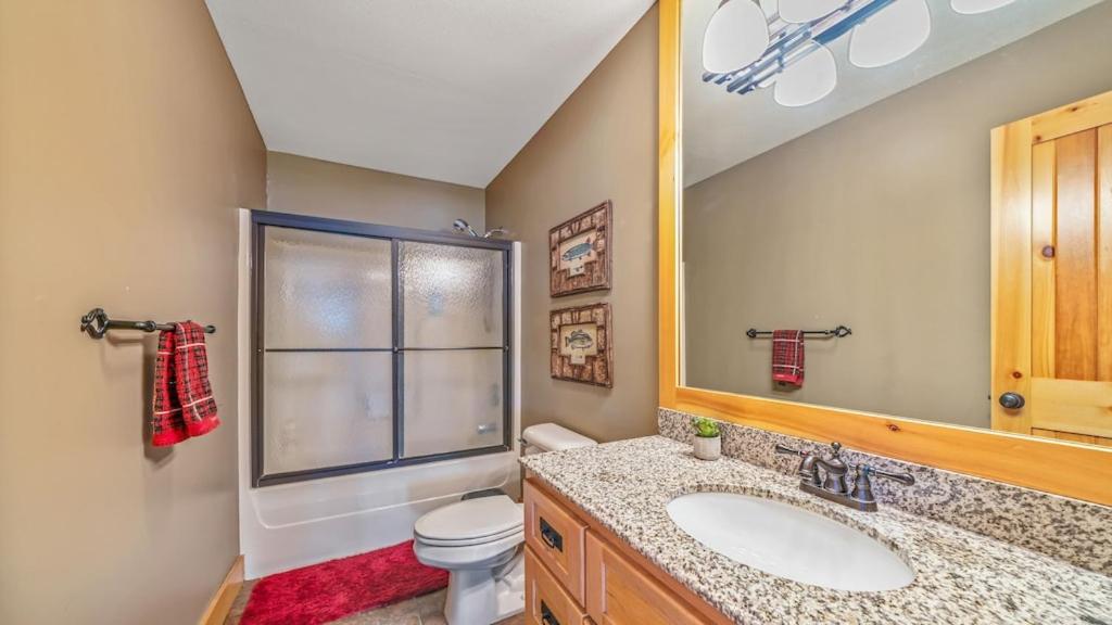Hot Tub, Fire Pit, Awesome Loft & Amazing Views!