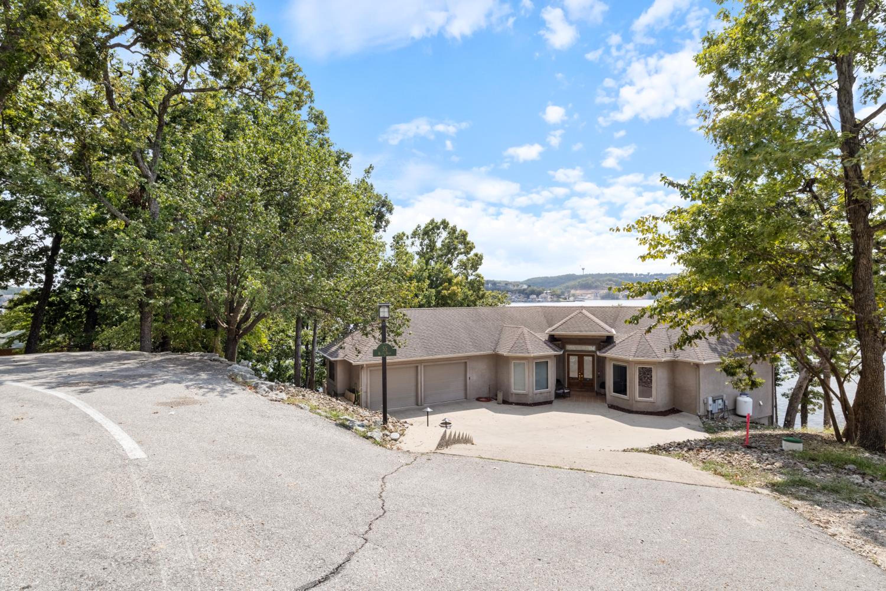Pet-Friendly Home In The Main Channel w/ Breathtaking Sunsets & Lake Views