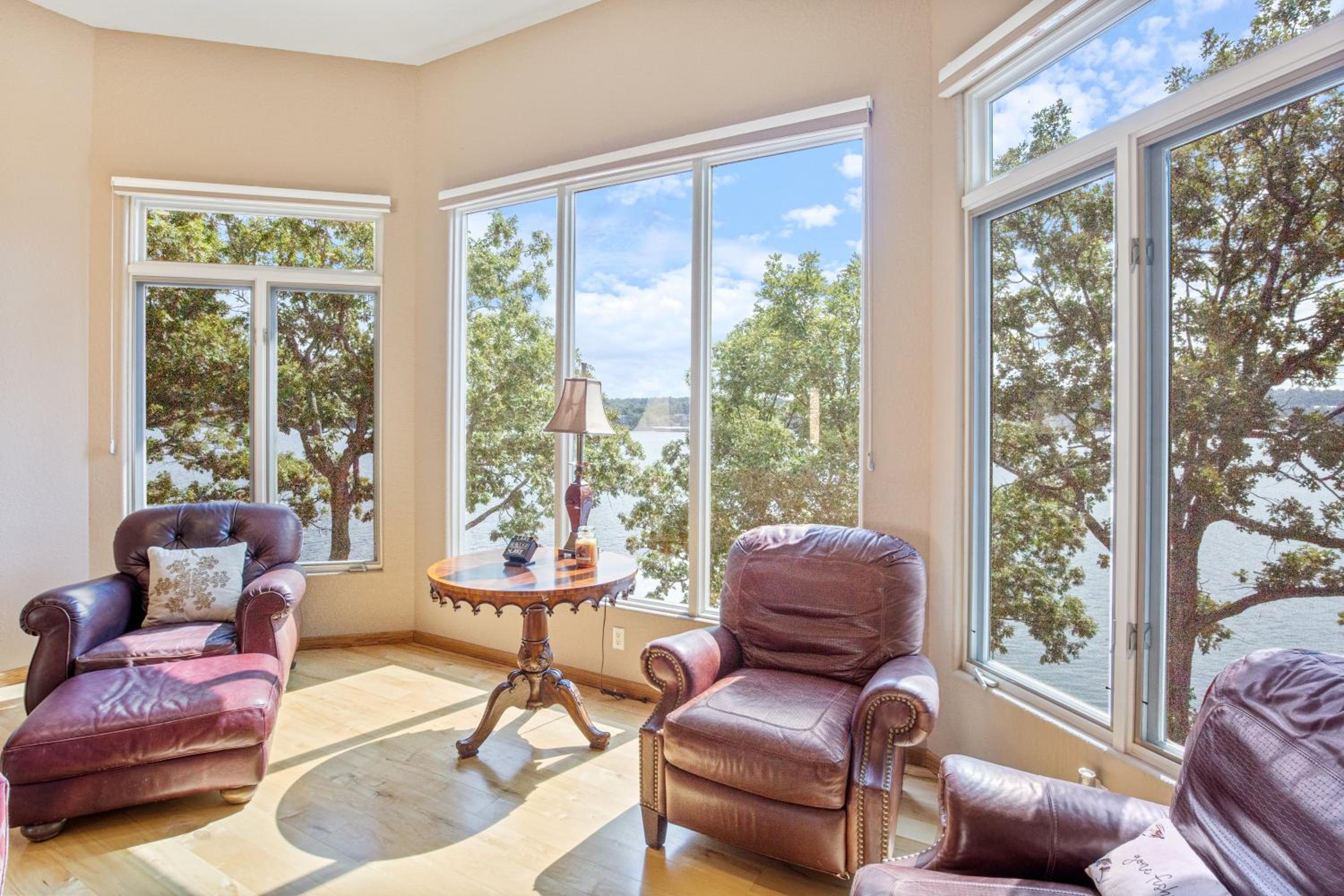 Pet-Friendly Home In The Main Channel w/ Breathtaking Sunsets & Lake Views