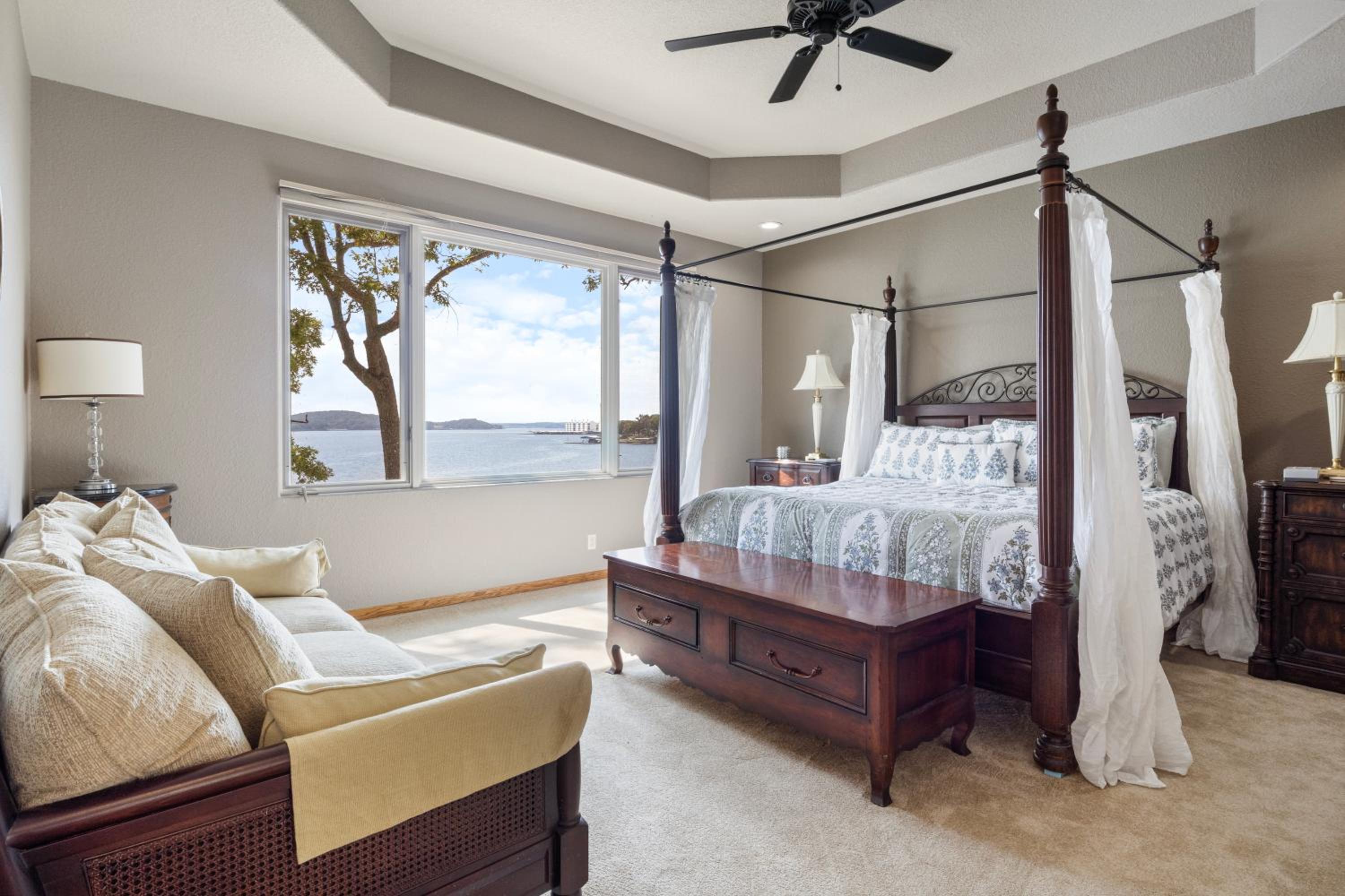Pet-Friendly Home In The Main Channel w/ Breathtaking Sunsets & Lake Views
