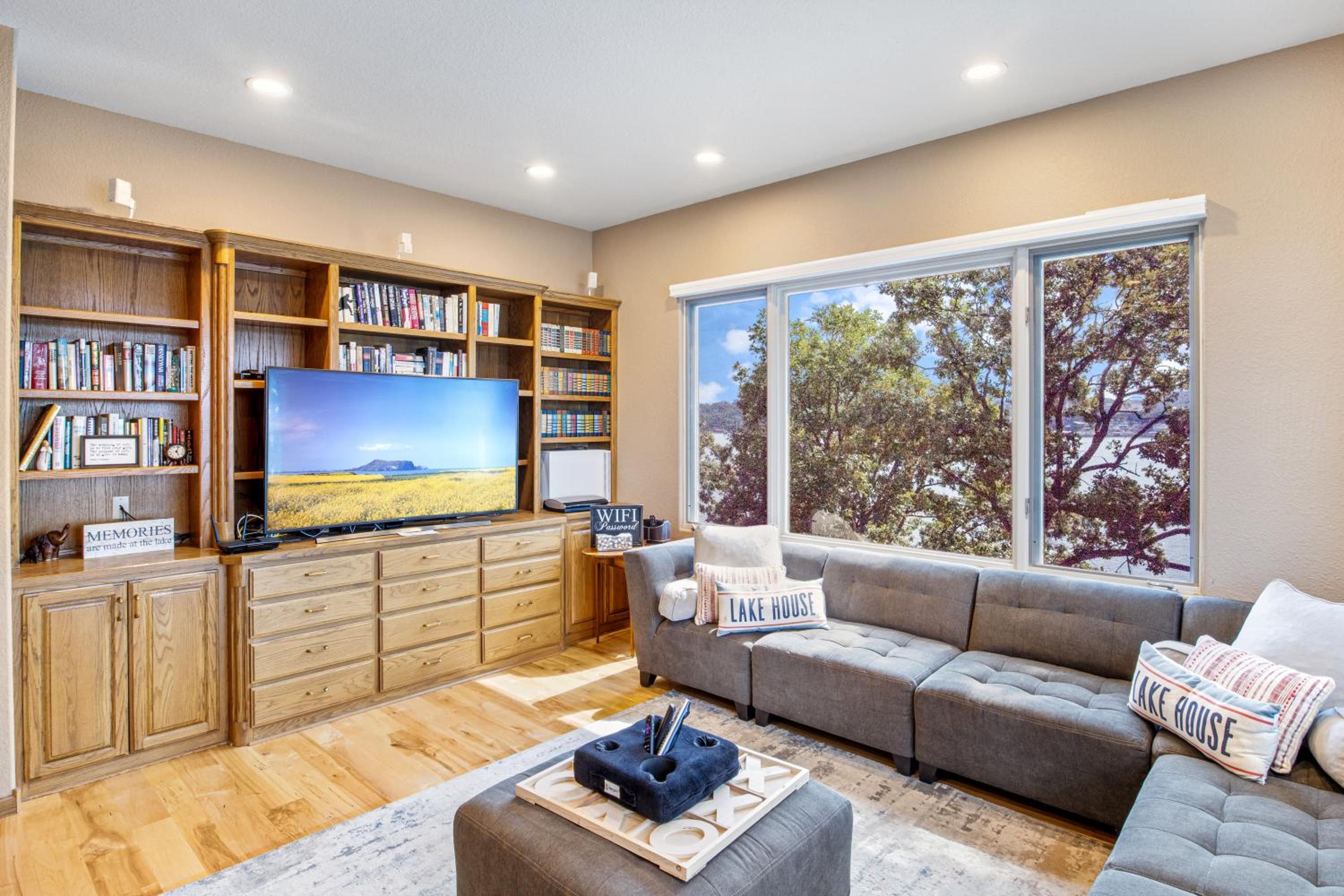 Pet-Friendly Home In The Main Channel w/ Breathtaking Sunsets & Lake Views