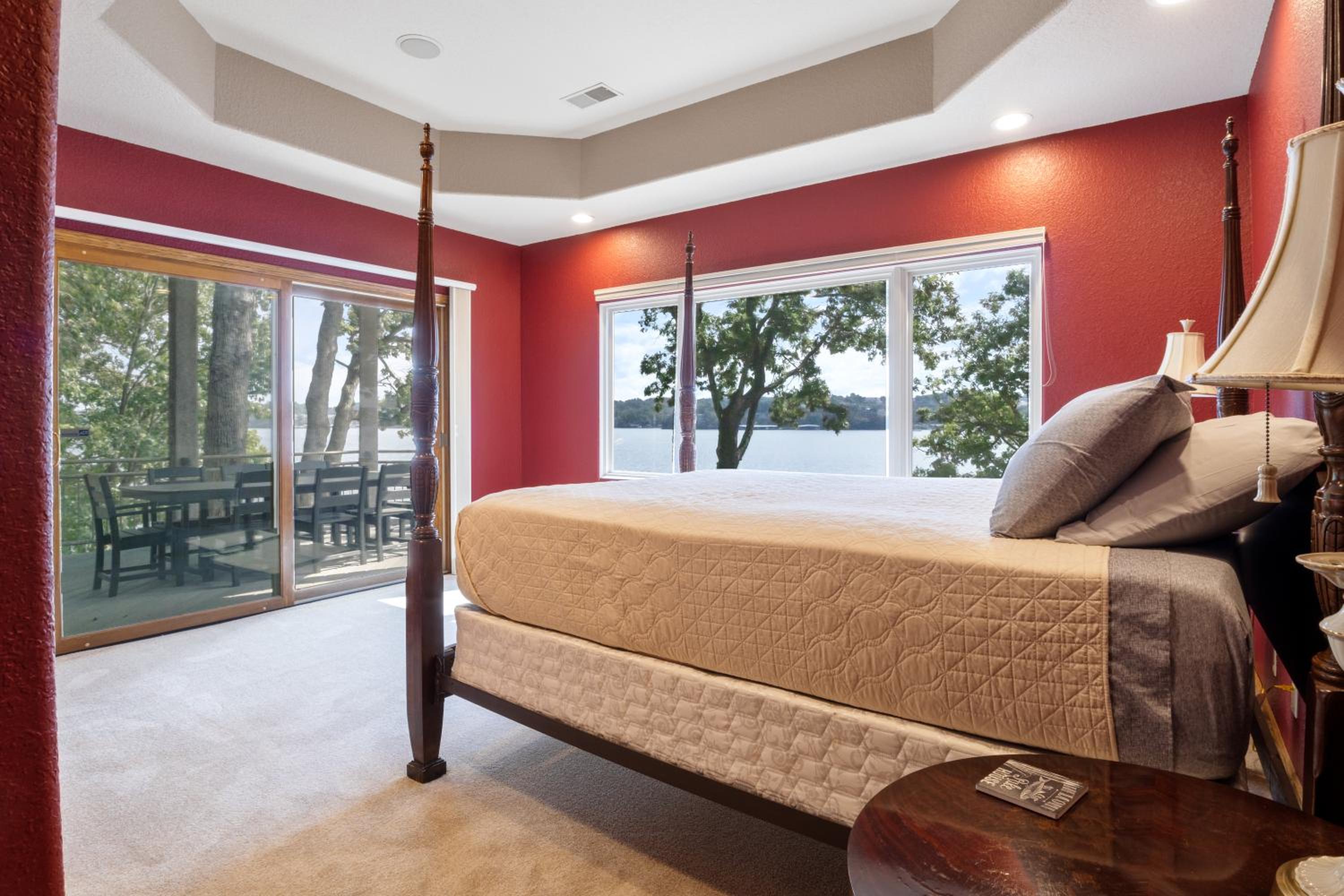Pet-Friendly Home In The Main Channel w/ Breathtaking Sunsets & Lake Views