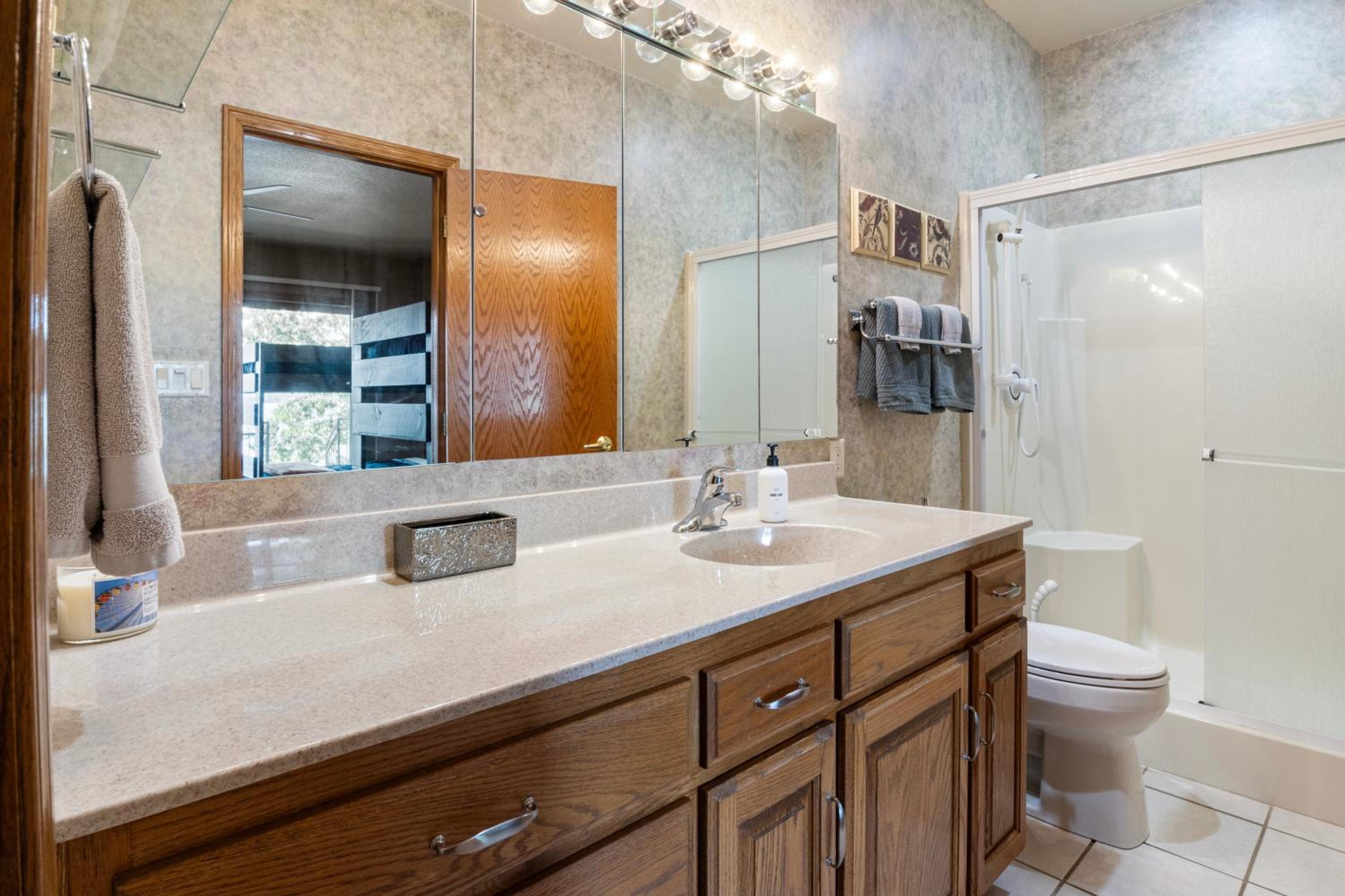 Pet-Friendly Home In The Main Channel w/ Breathtaking Sunsets & Lake Views