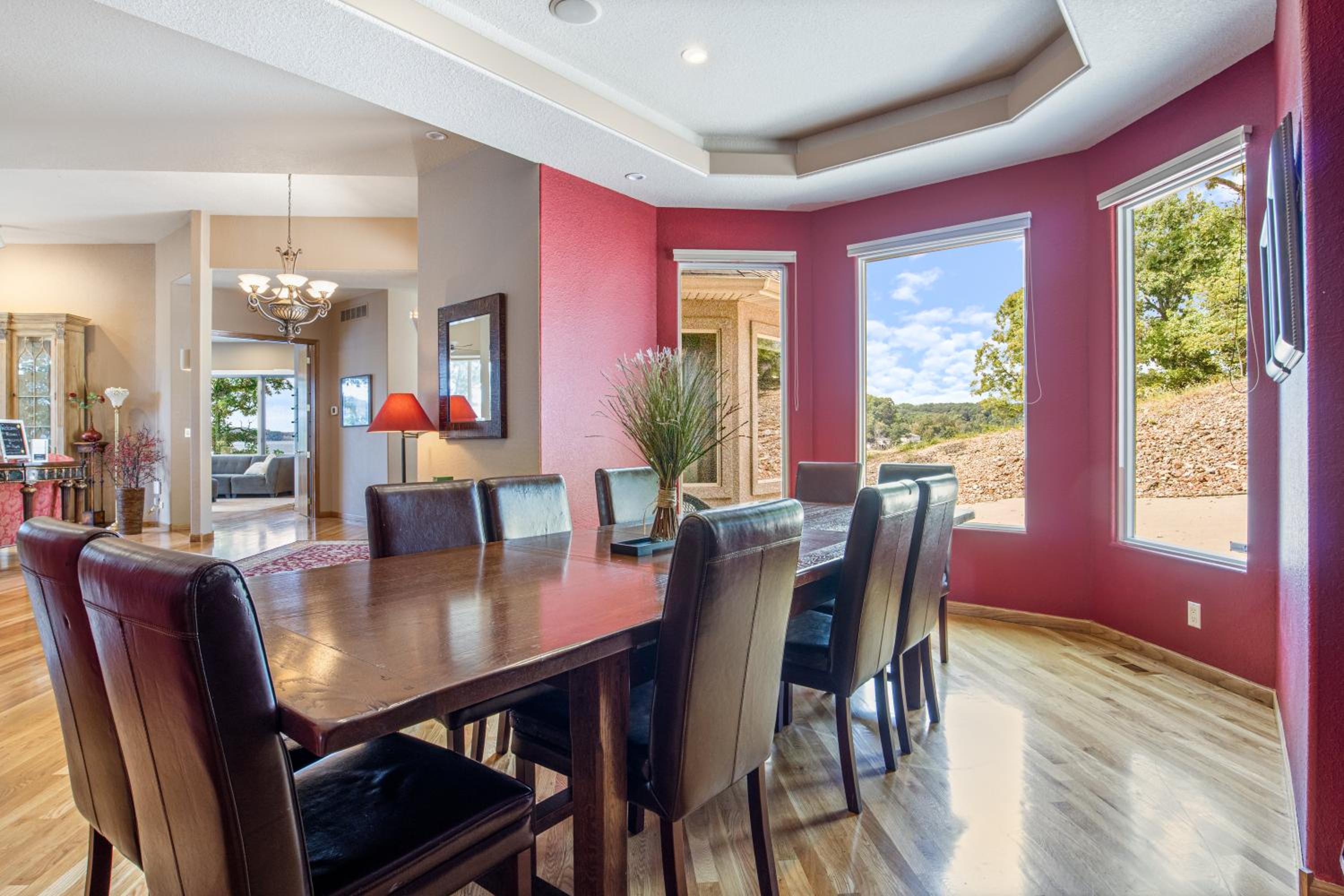 Pet-Friendly Home In The Main Channel w/ Breathtaking Sunsets & Lake Views