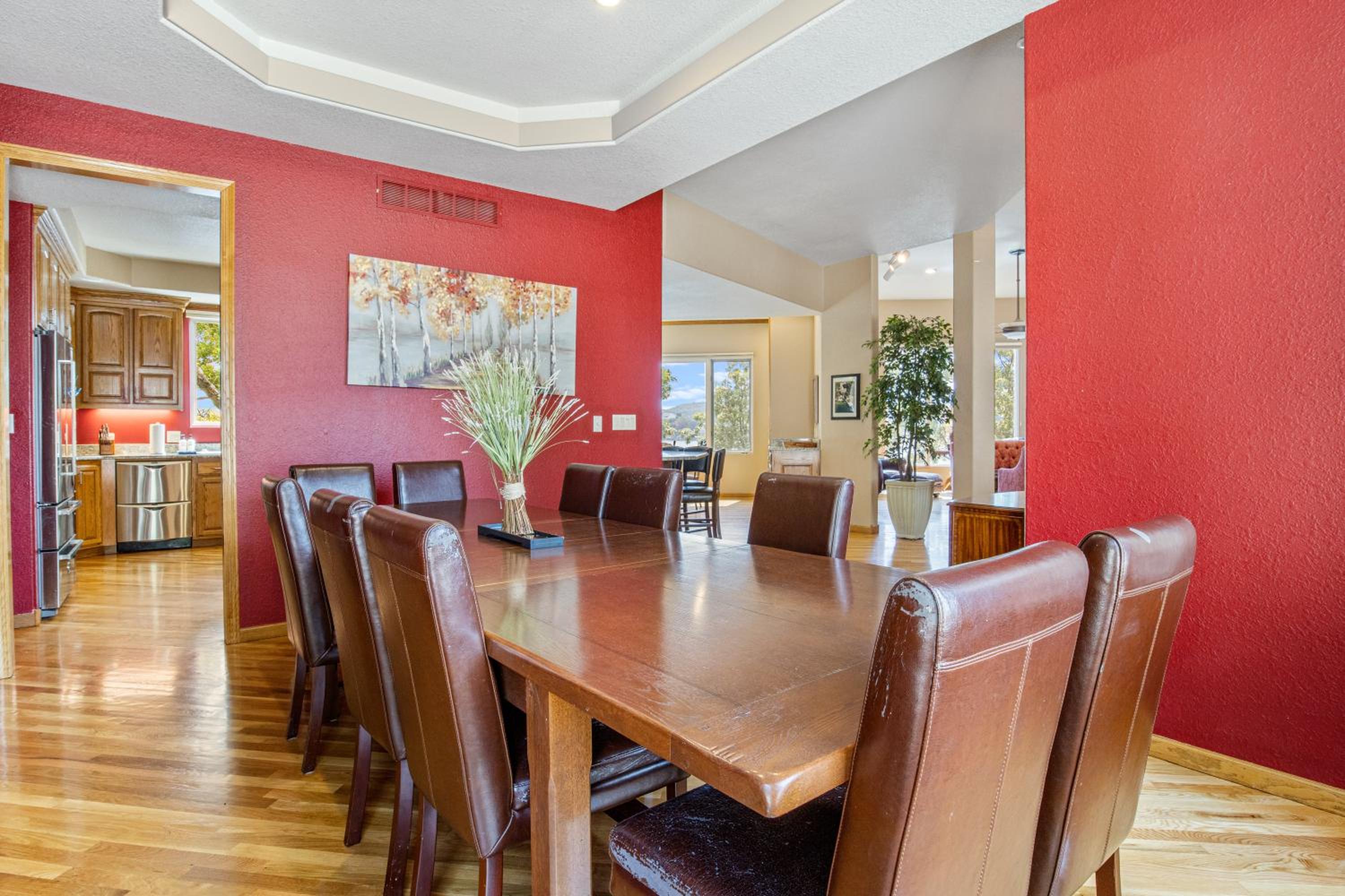 Pet-Friendly Home In The Main Channel w/ Breathtaking Sunsets & Lake Views