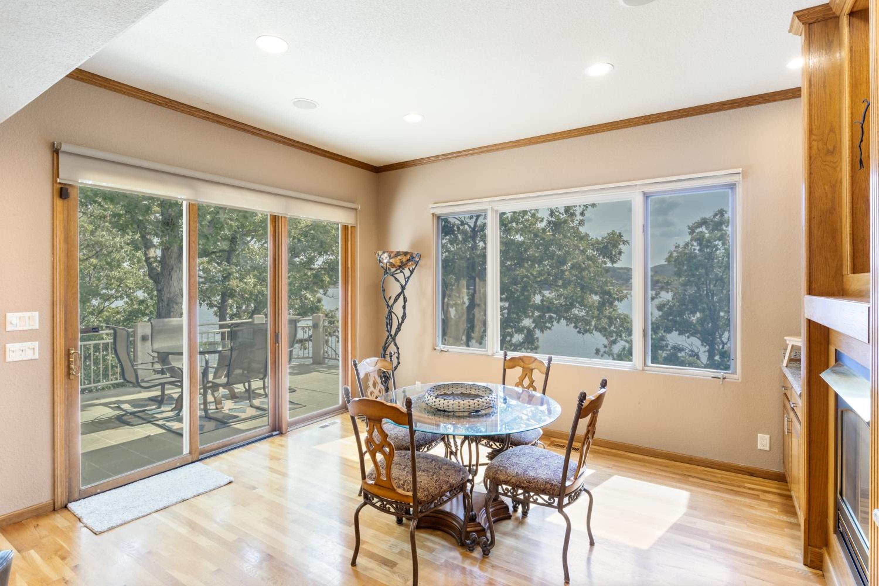 Pet-Friendly Home In The Main Channel w/ Breathtaking Sunsets & Lake Views