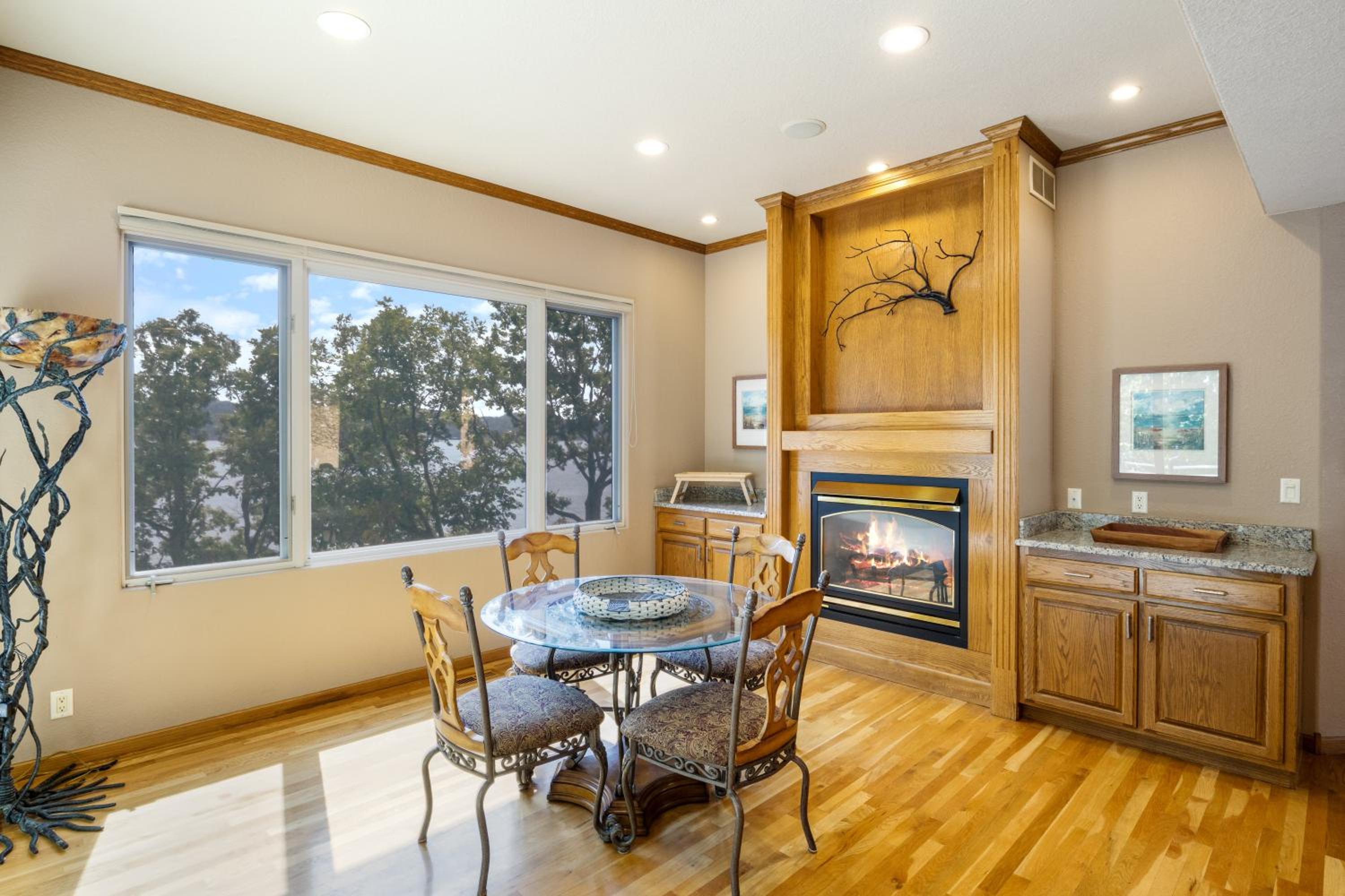 Pet-Friendly Home In The Main Channel w/ Breathtaking Sunsets & Lake Views