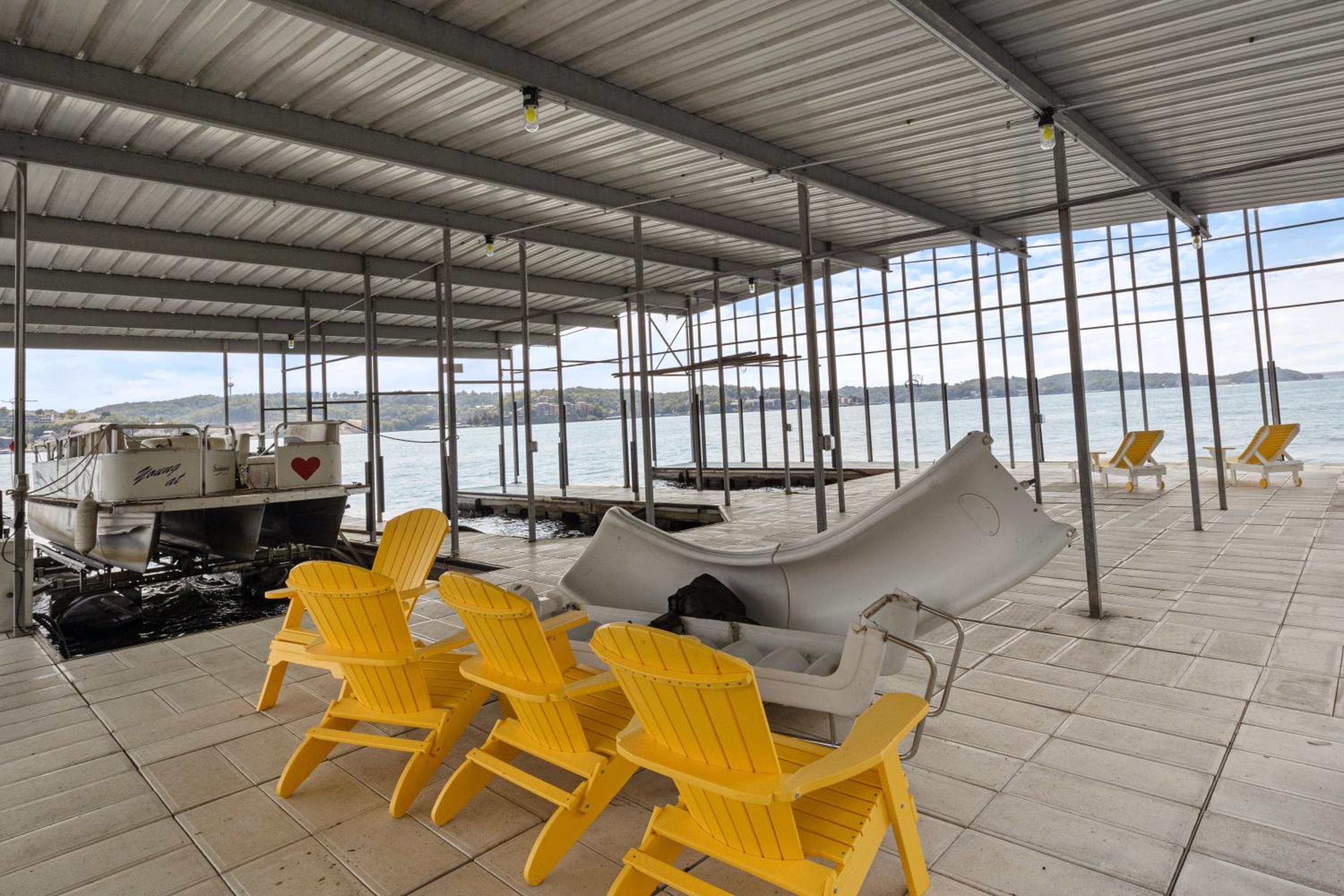 Pet-Friendly Home In The Main Channel w/ Breathtaking Sunsets & Lake Views