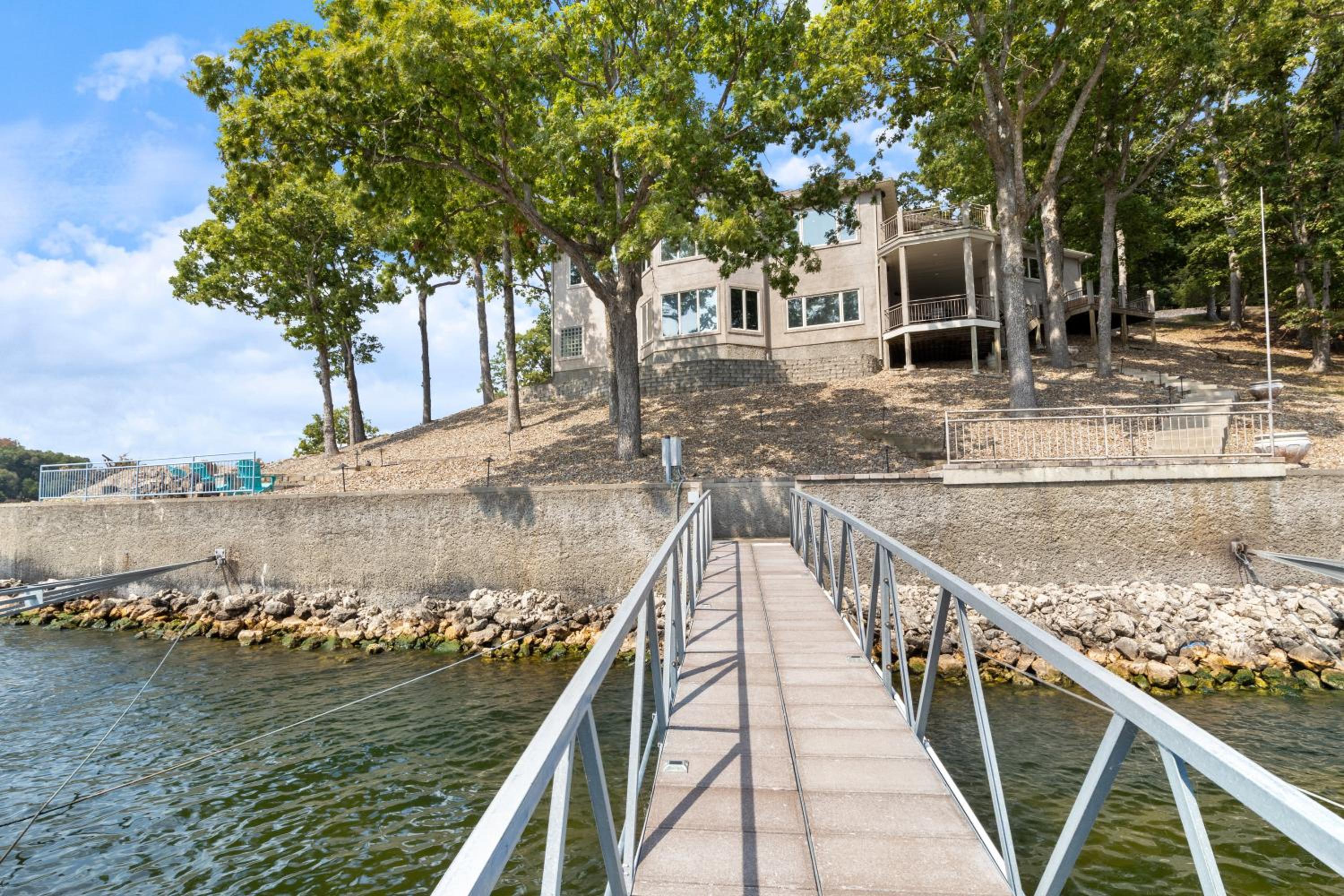 Pet-Friendly Home In The Main Channel w/ Breathtaking Sunsets & Lake Views