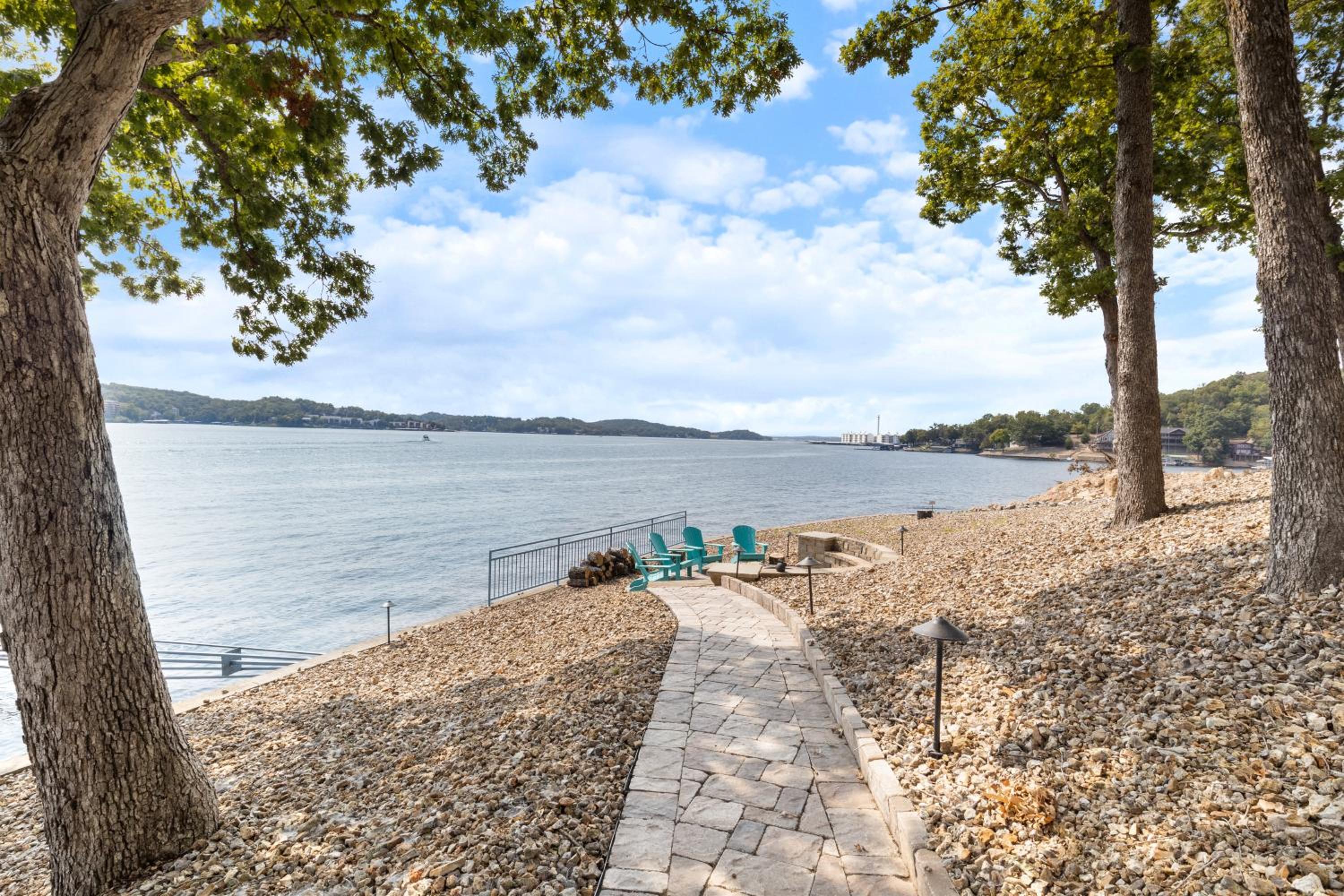 Pet-Friendly Home In The Main Channel w/ Breathtaking Sunsets & Lake Views