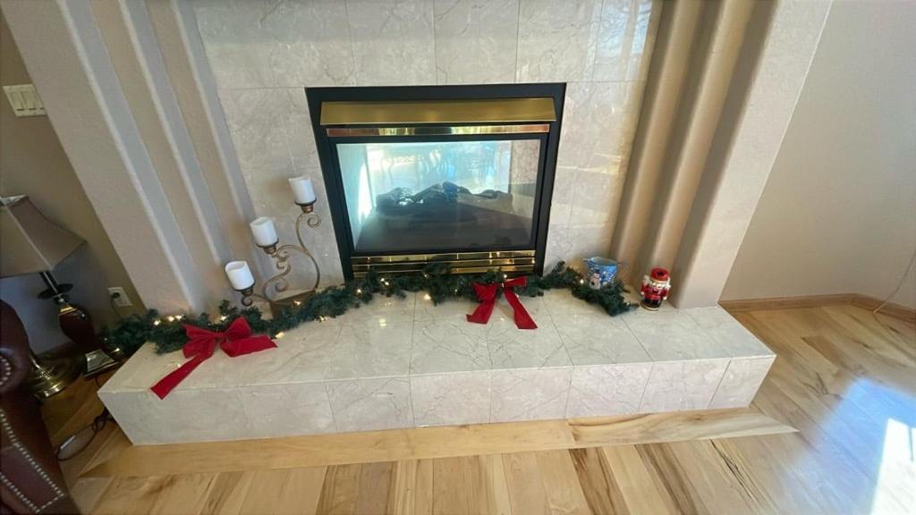 Pet-Friendly Home In The Main Channel w/ Breathtaking Sunsets & Lake Views