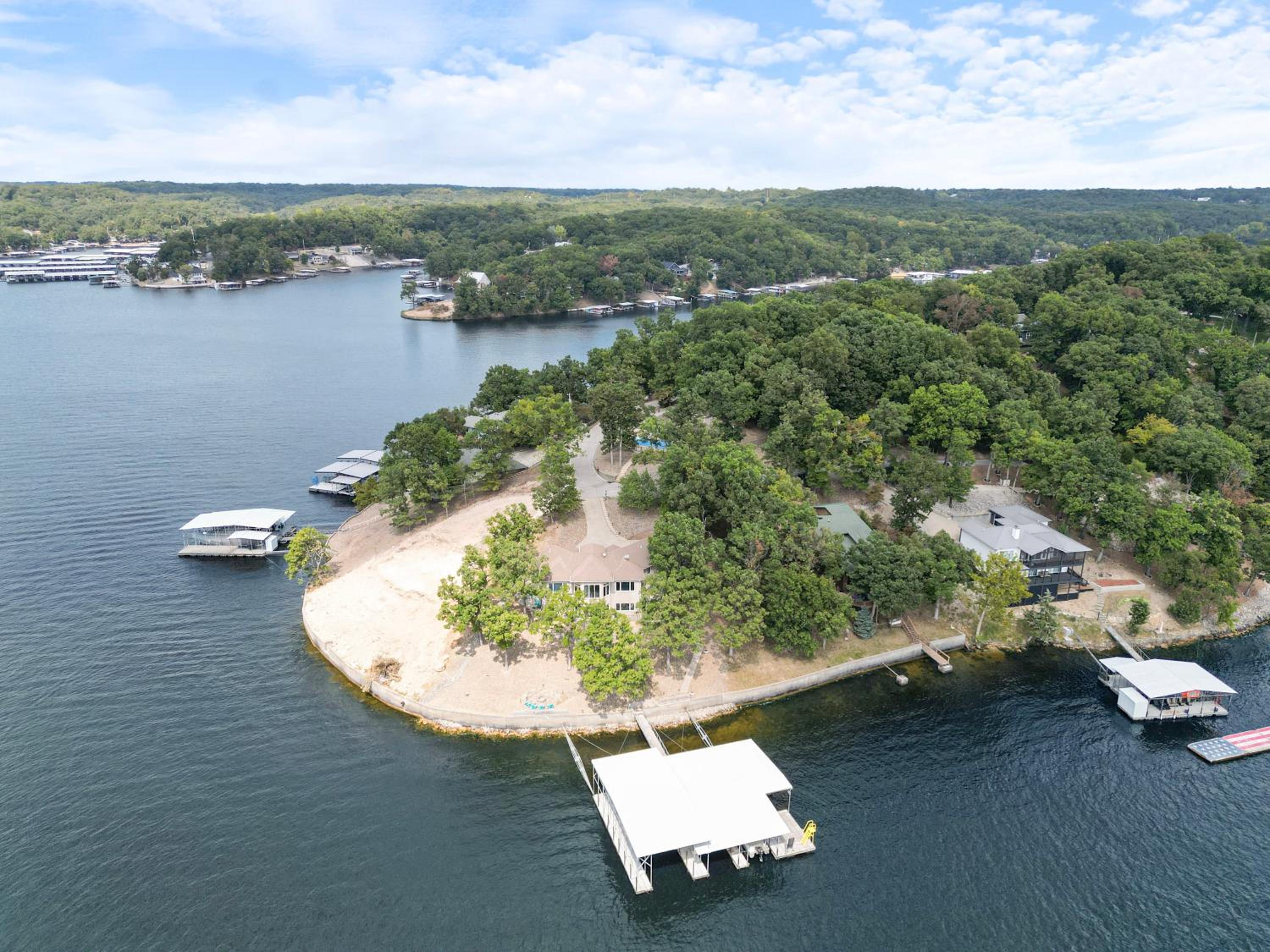 Pet-Friendly Home In The Main Channel w/ Breathtaking Sunsets & Lake Views