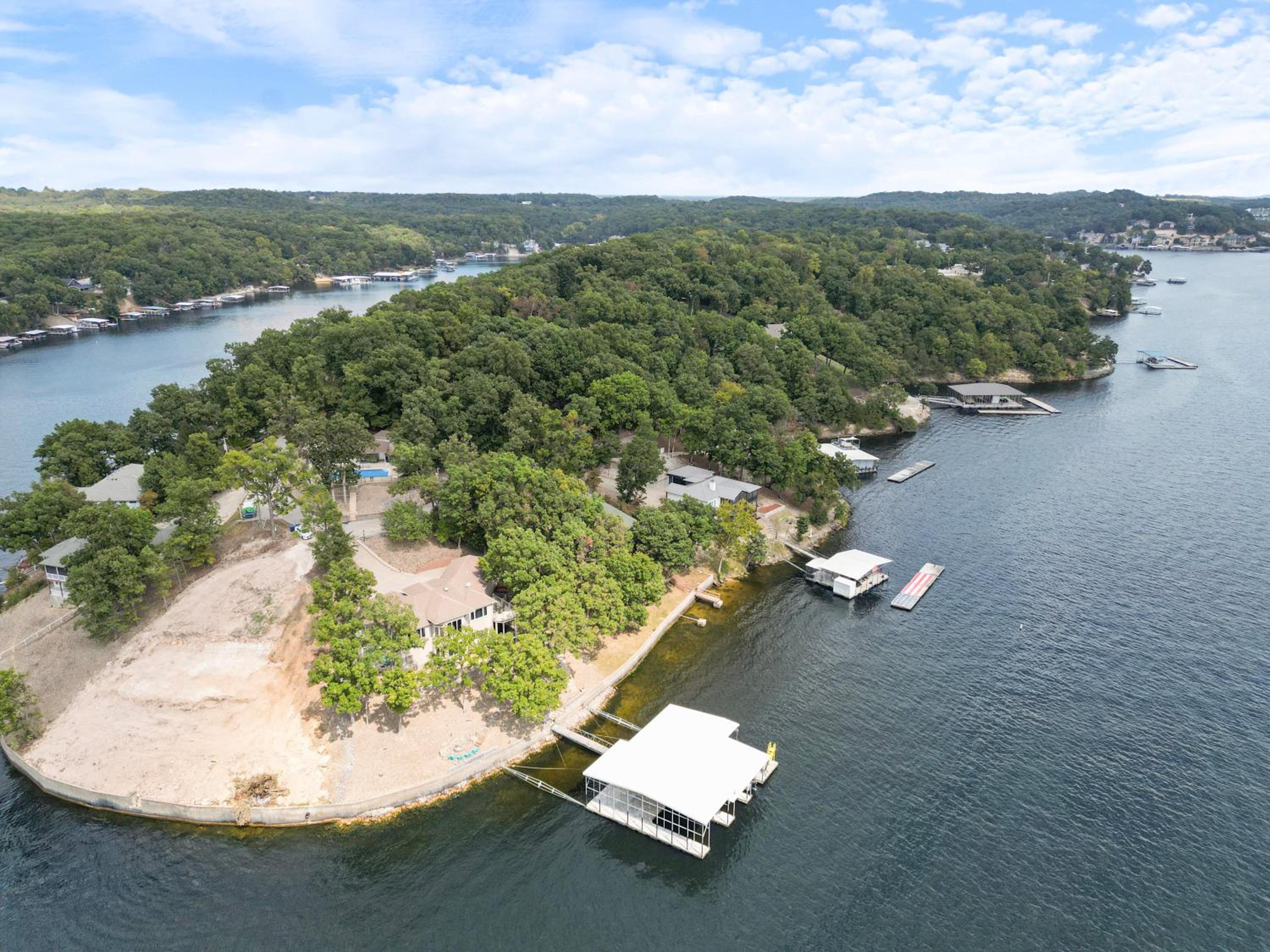 Pet-Friendly Home In The Main Channel w/ Breathtaking Sunsets & Lake Views