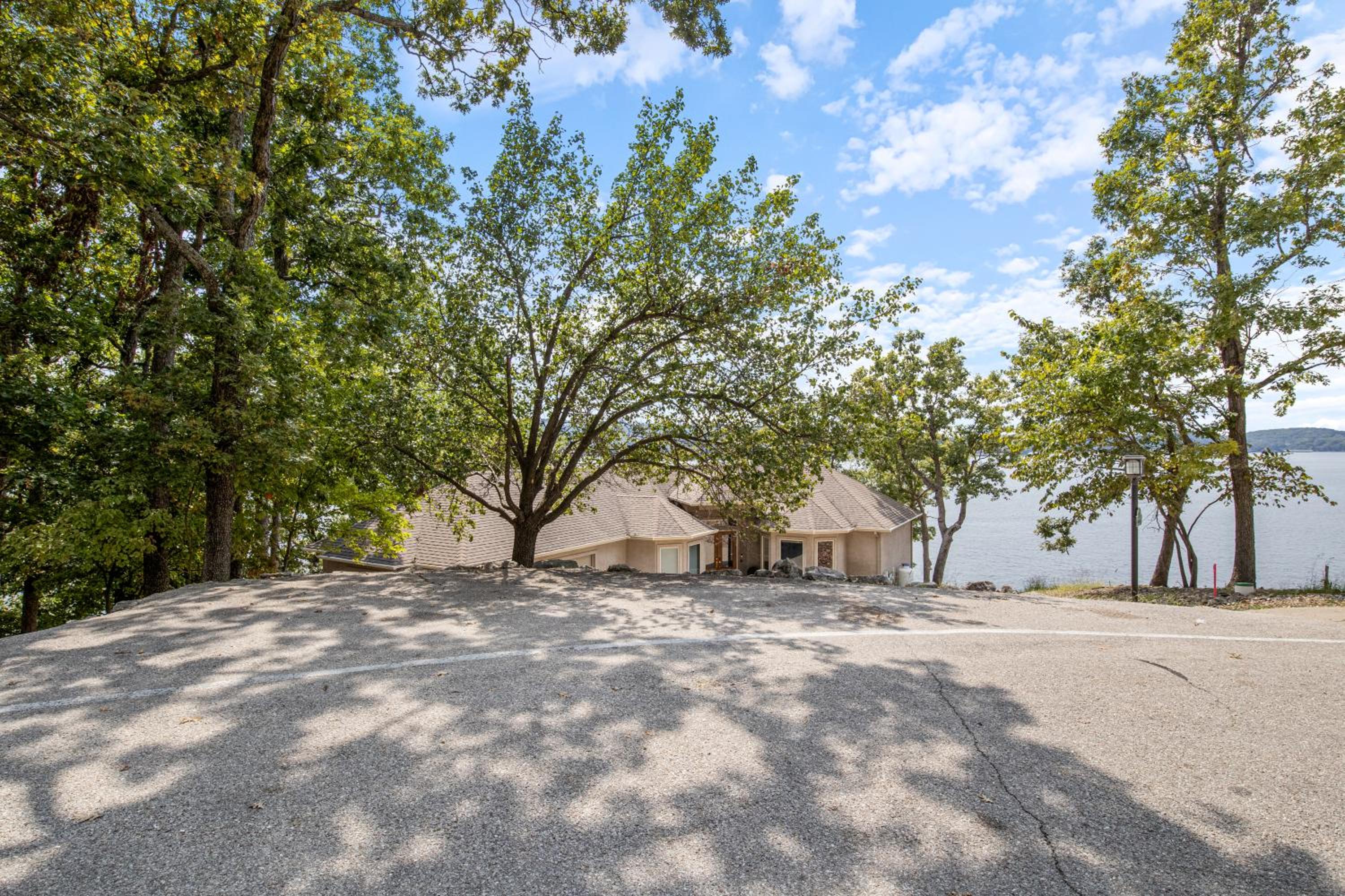 Pet-Friendly Home In The Main Channel w/ Breathtaking Sunsets & Lake Views