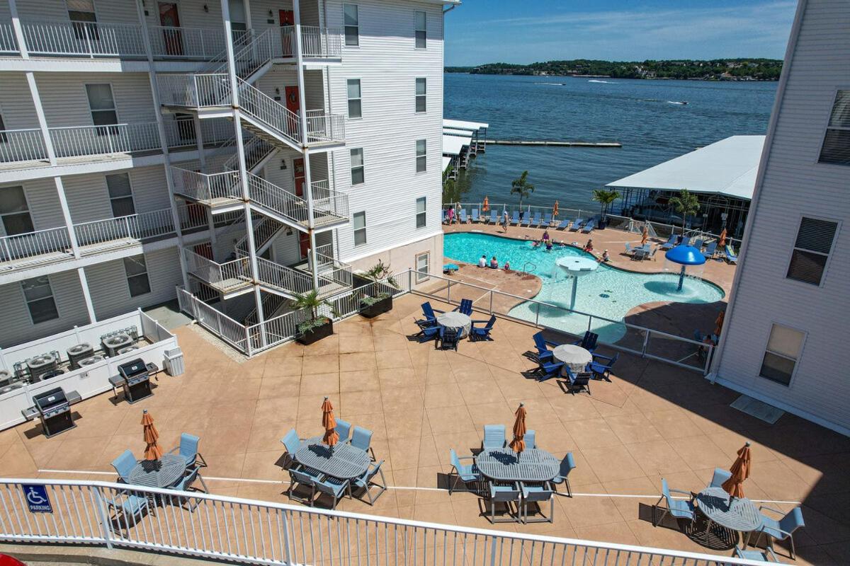 Island Life! Amazing Balcony-Views-Pool and Patio