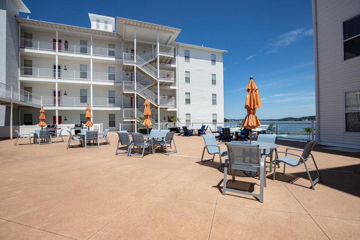Island Life! Amazing Balcony-Views-Pool and Patio
