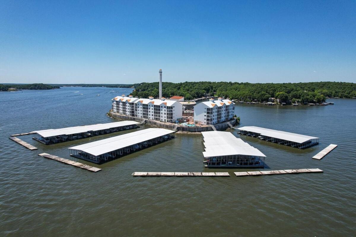 Island Life! Amazing Balcony-Views-Pool and Patio