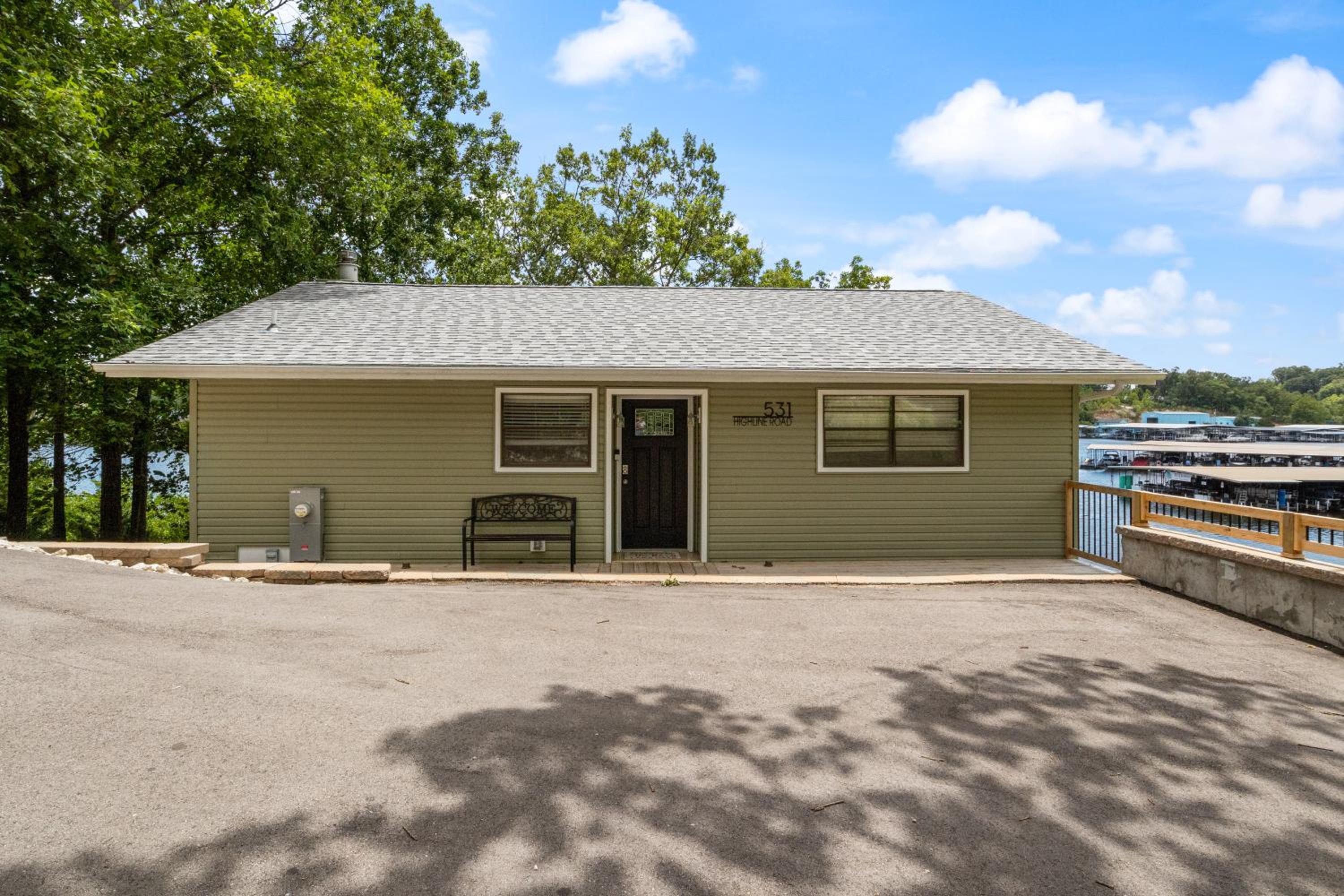 Spacious, Central Location, Fire Pit, Boat Slip