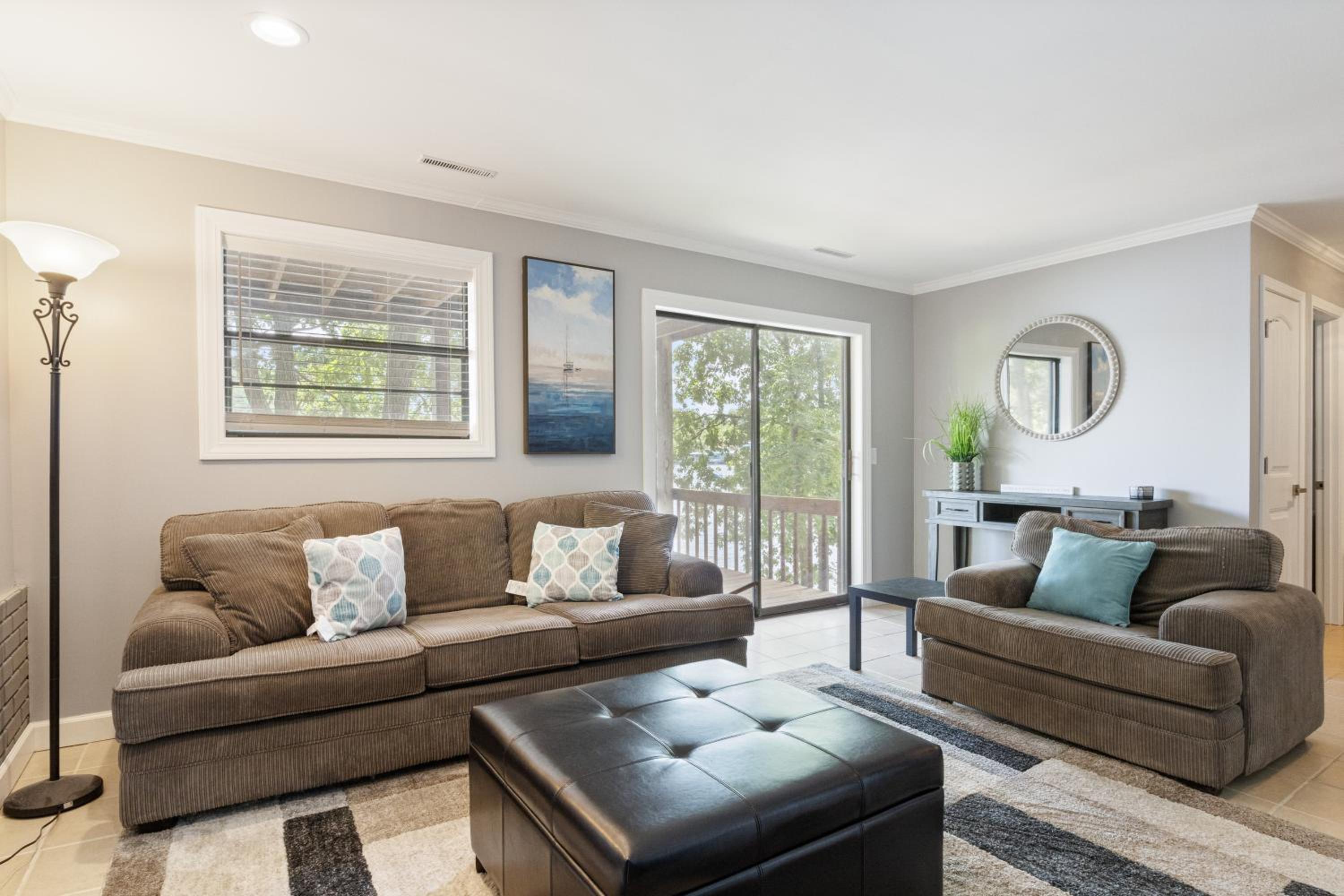 Spacious, Central Location, Fire Pit, Boat Slip