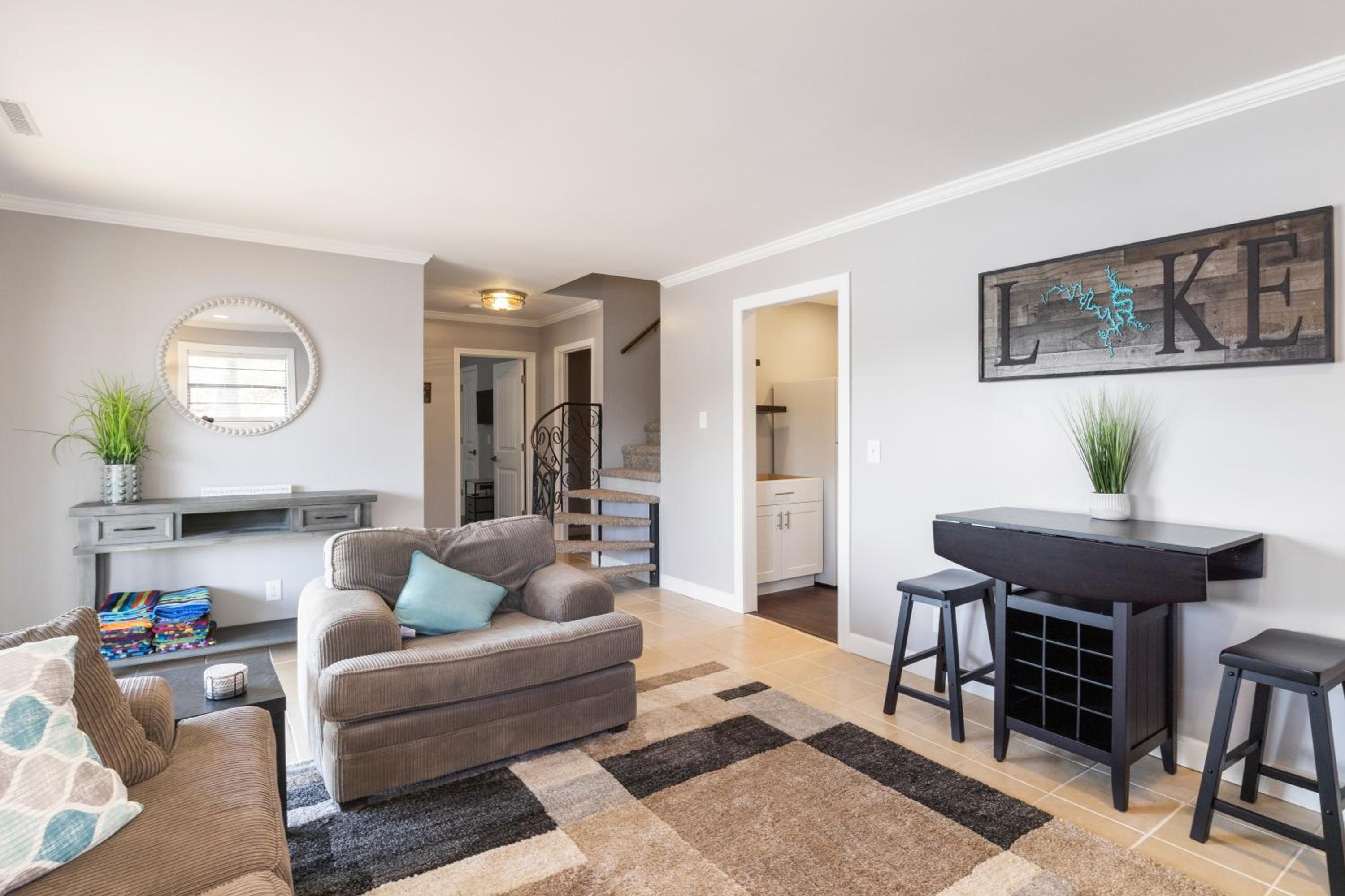 Spacious, Central Location, Fire Pit, Boat Slip