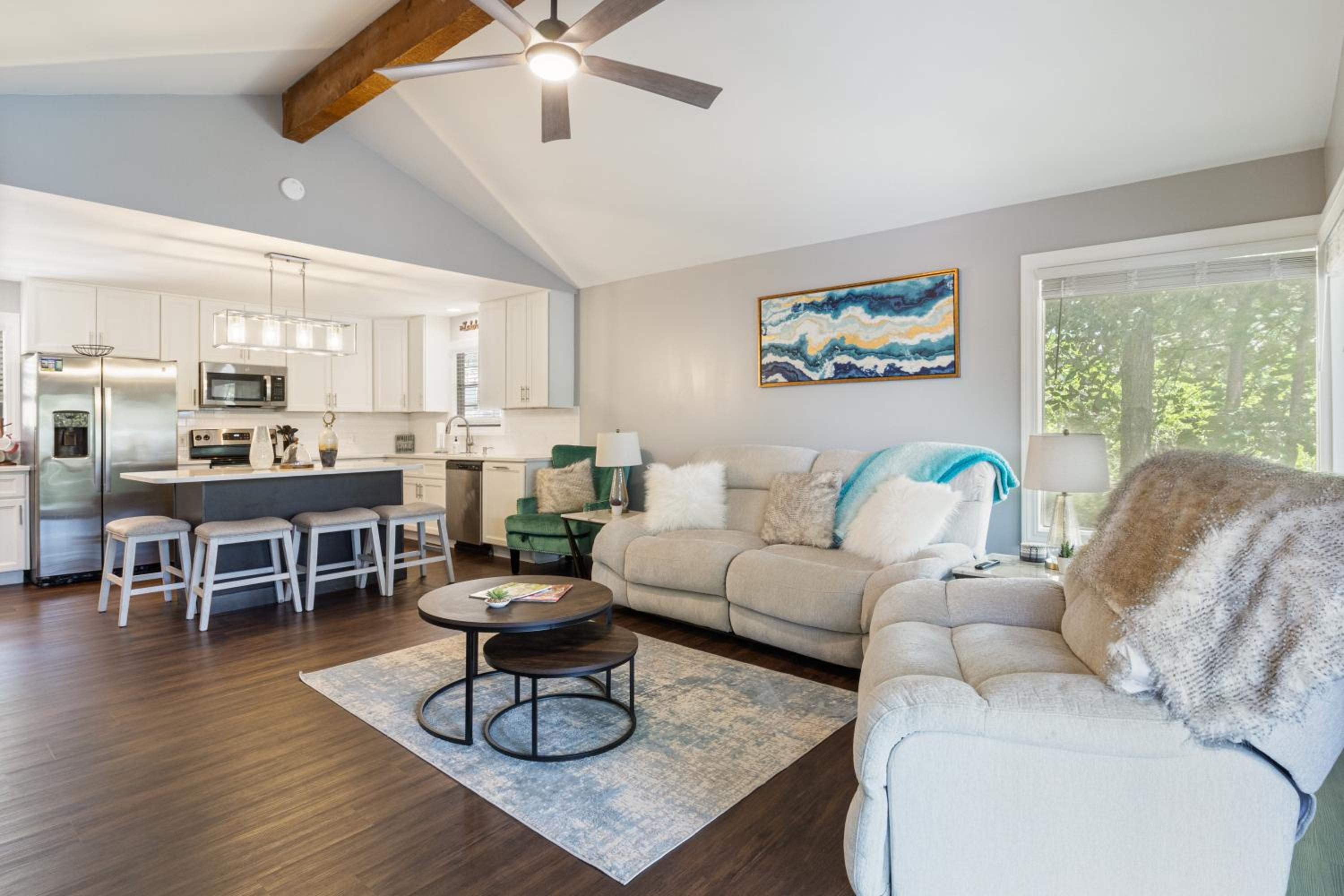 Spacious, Central Location, Fire Pit, Boat Slip