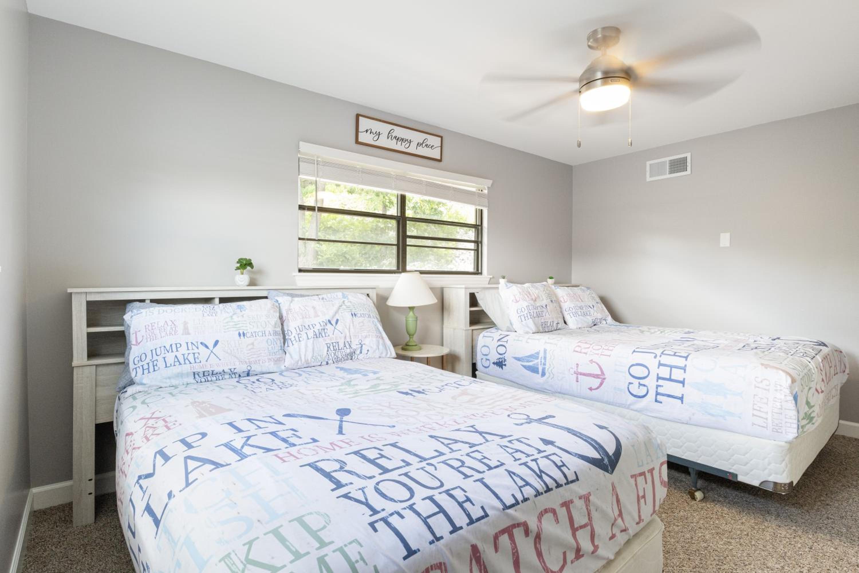 Spacious, Central Location, Fire Pit, Boat Slip