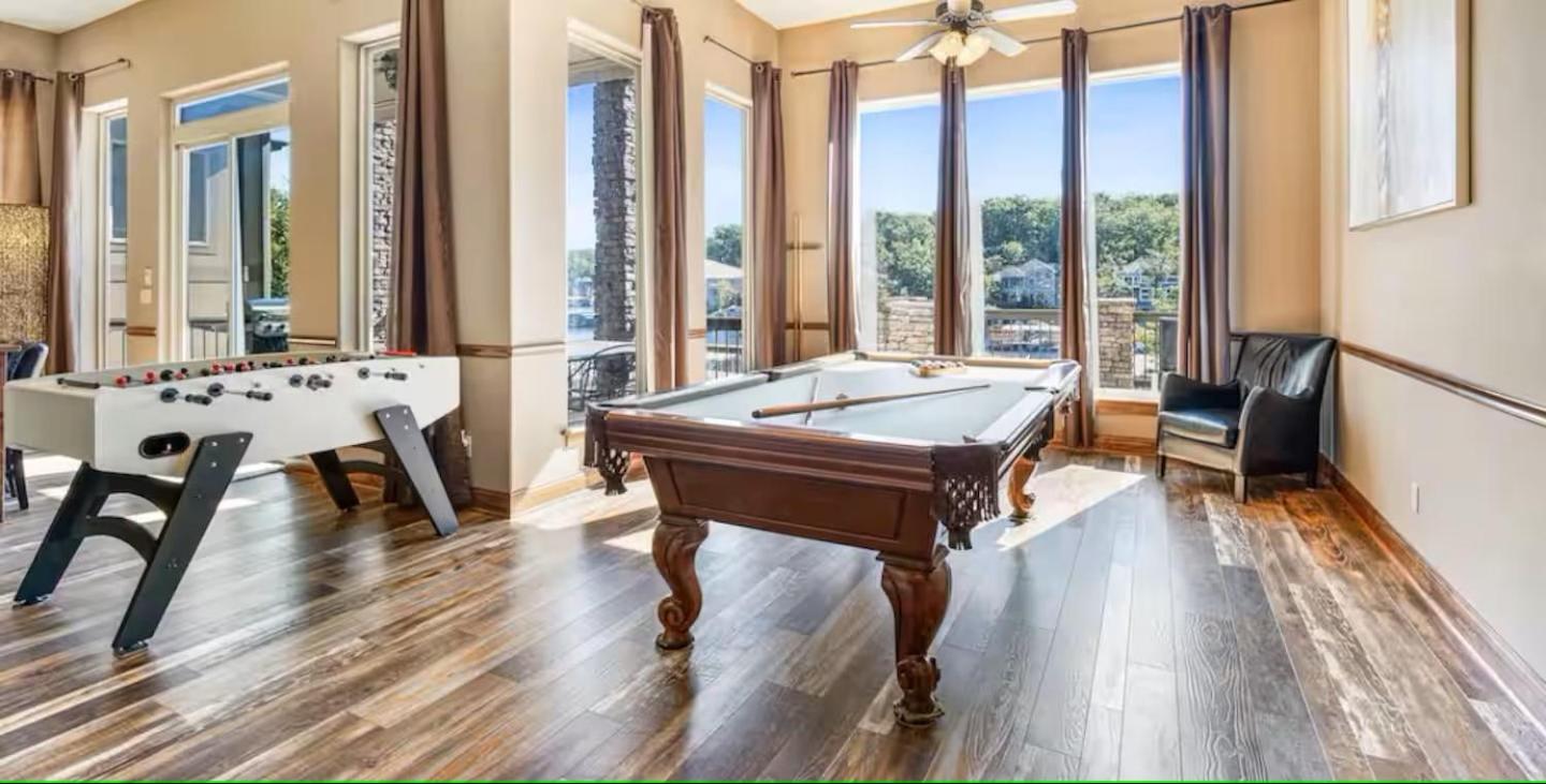 Porto Cima w/ Game Room, Dock, Boat Slip, Kayaks, Lakeside Fireplace & Hot Tub