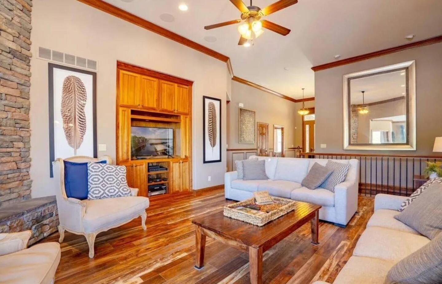 Porto Cima w/ Game Room, Dock, Boat Slip, Kayaks, Lakeside Fireplace & Hot Tub