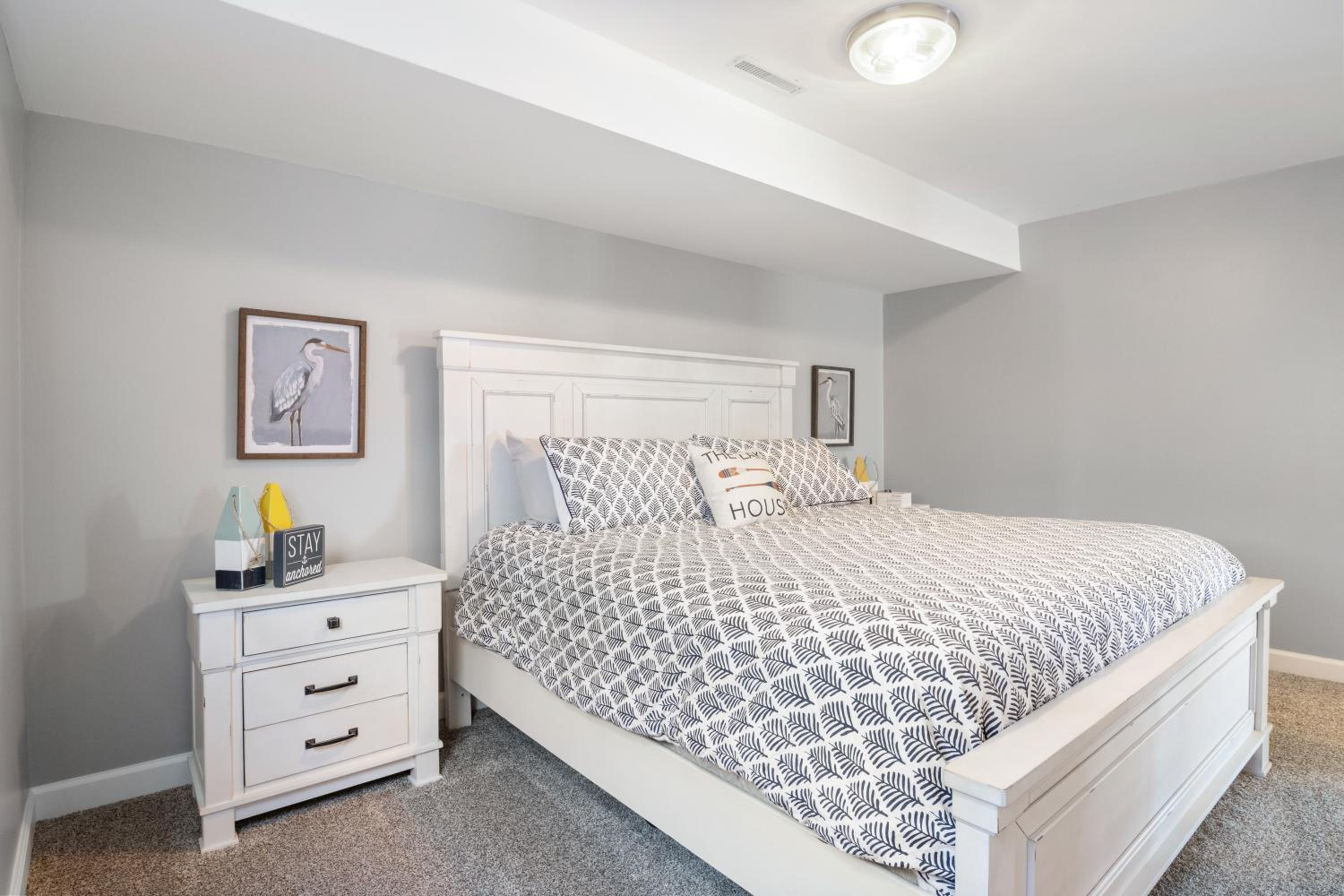Spacious, Central Location, Fire Pit, Boat Slip