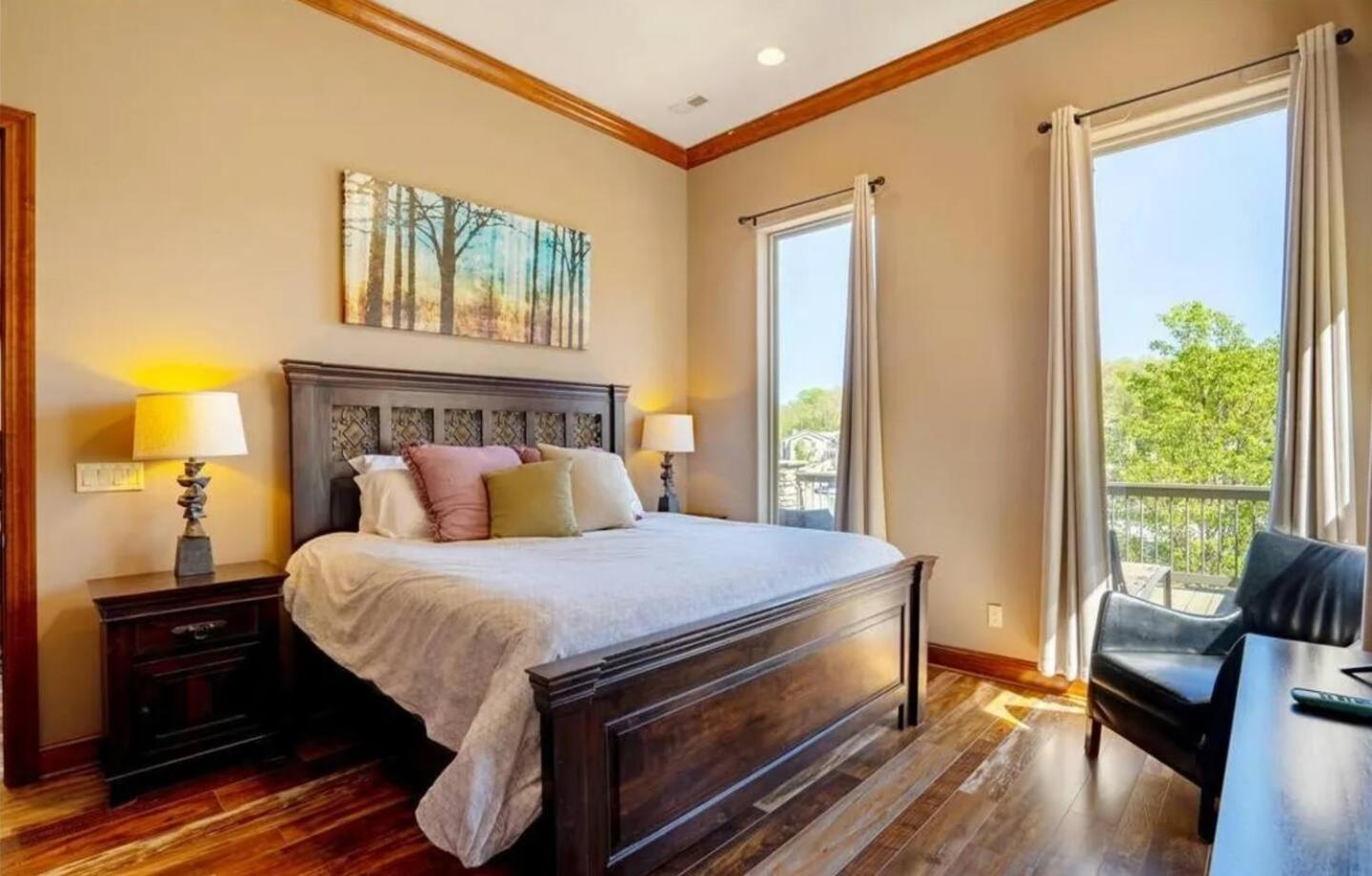Porto Cima w/ Game Room, Dock, Boat Slip, Kayaks, Lakeside Fireplace & Hot Tub