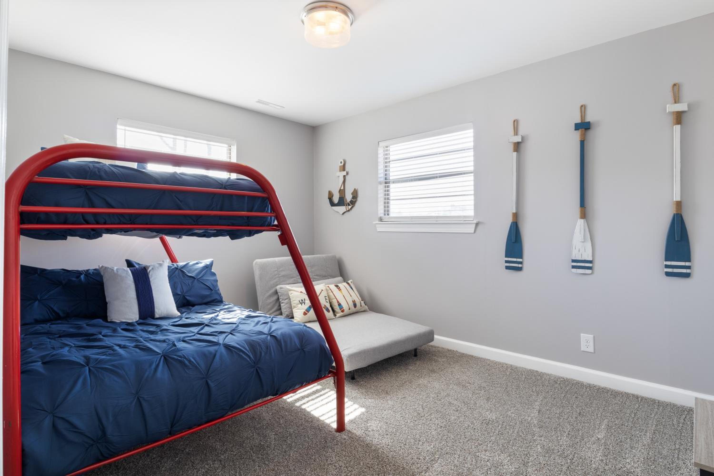 Spacious, Central Location, Fire Pit, Boat Slip