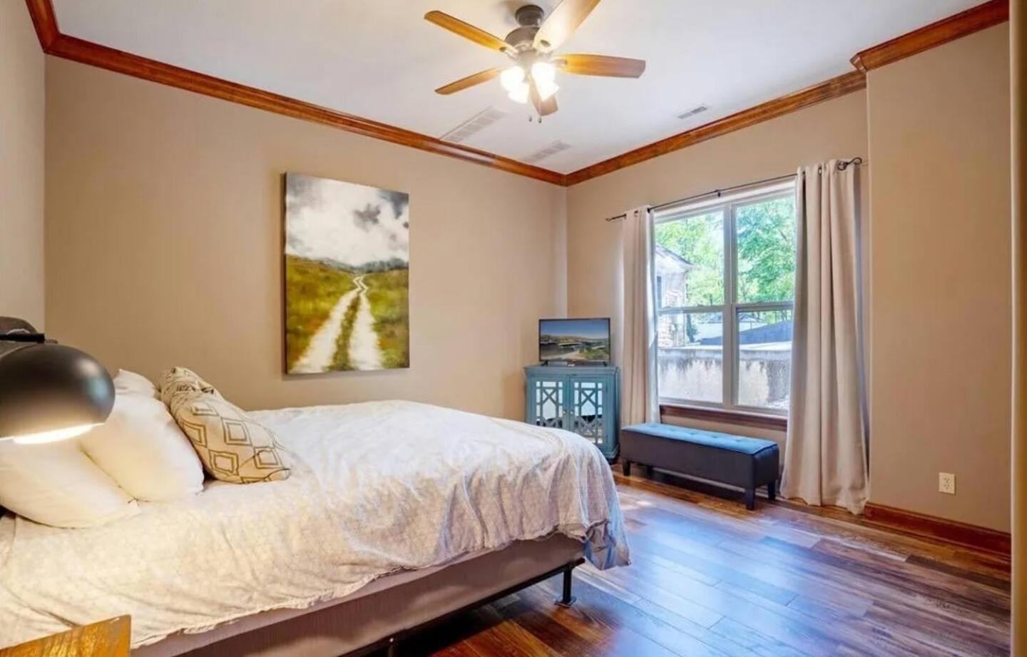 Porto Cima w/ Game Room, Dock, Boat Slip, Kayaks, Lakeside Fireplace & Hot Tub