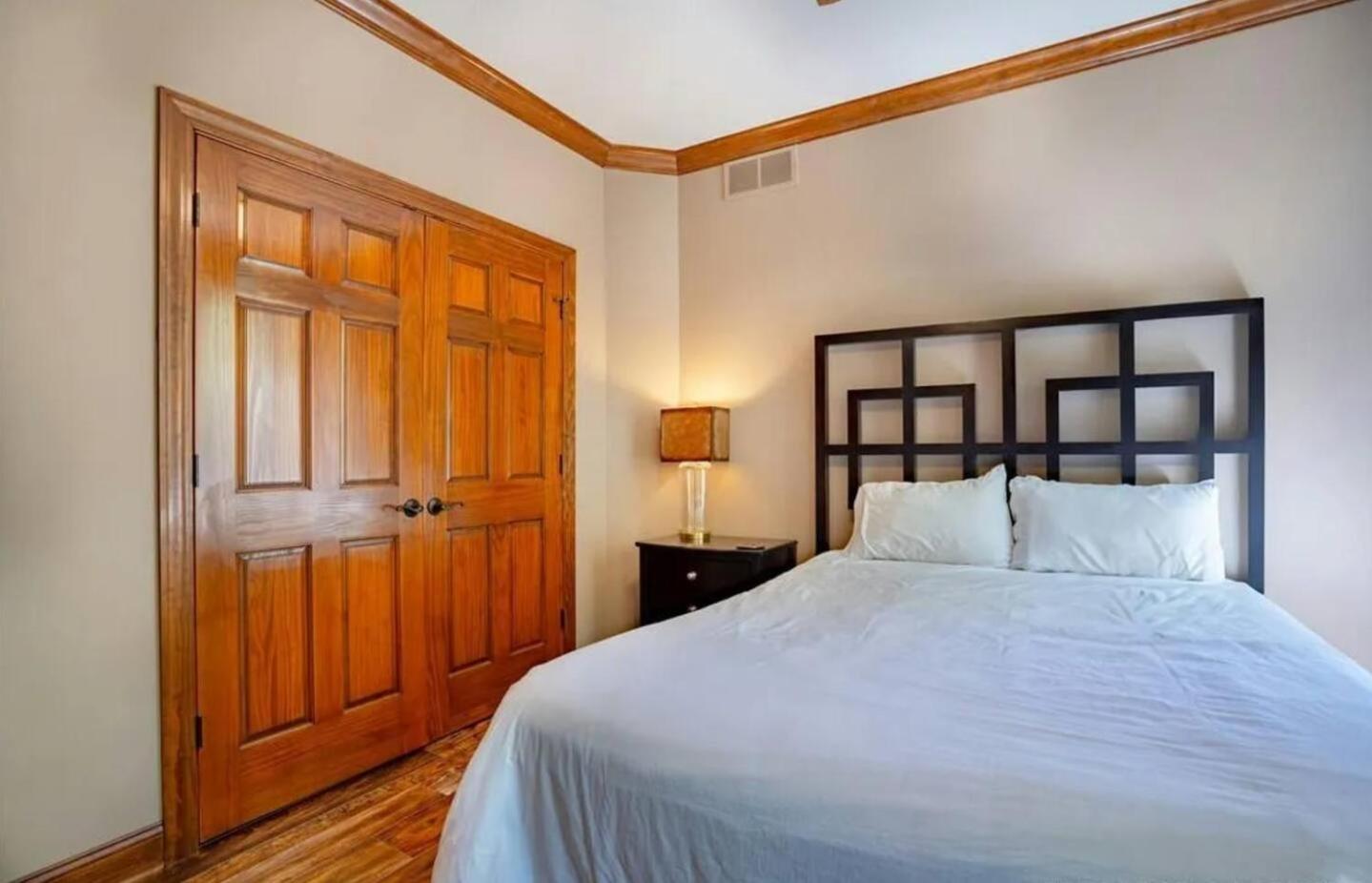 Porto Cima w/ Game Room, Dock, Boat Slip, Kayaks, Lakeside Fireplace & Hot Tub