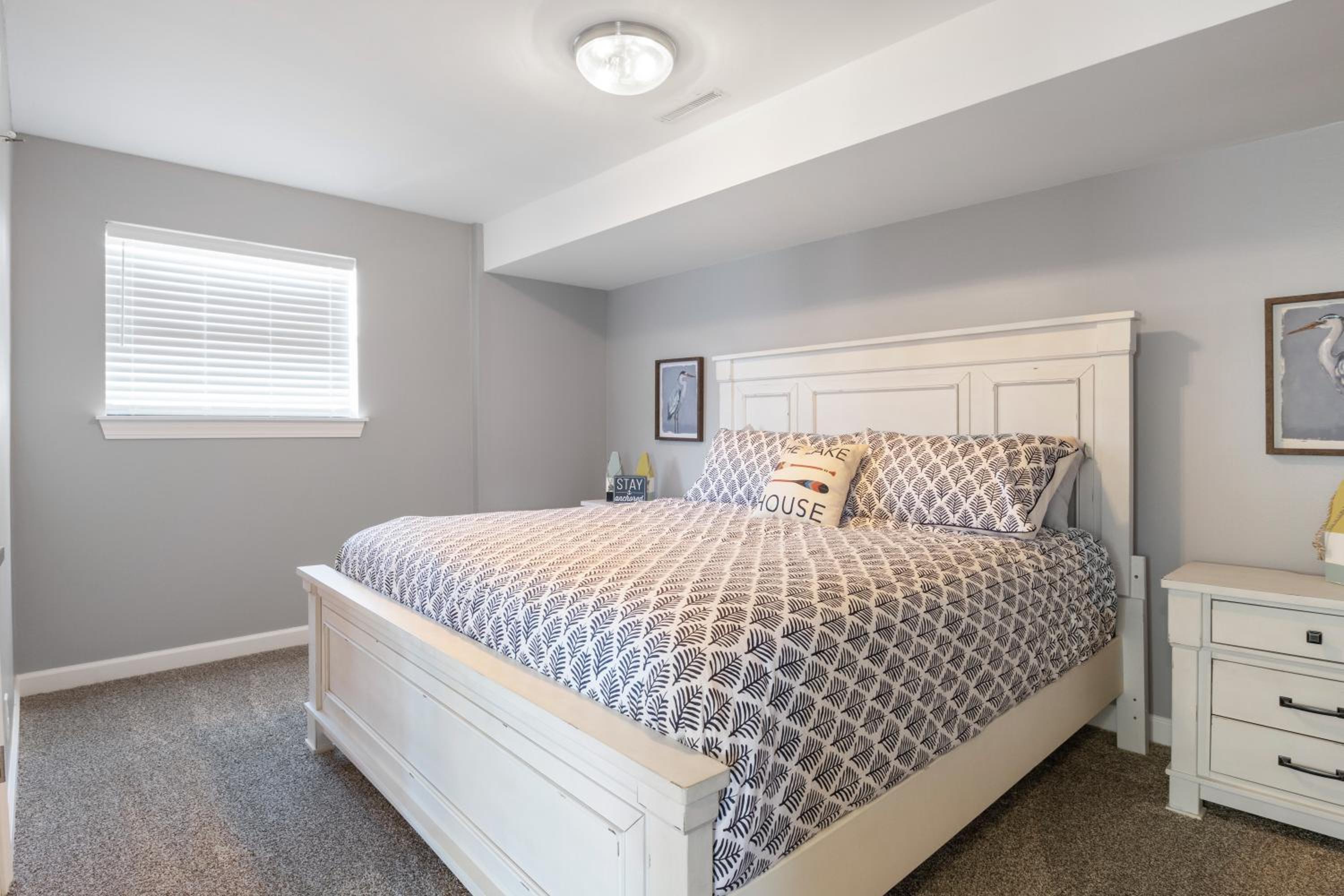 Spacious, Central Location, Fire Pit, Boat Slip