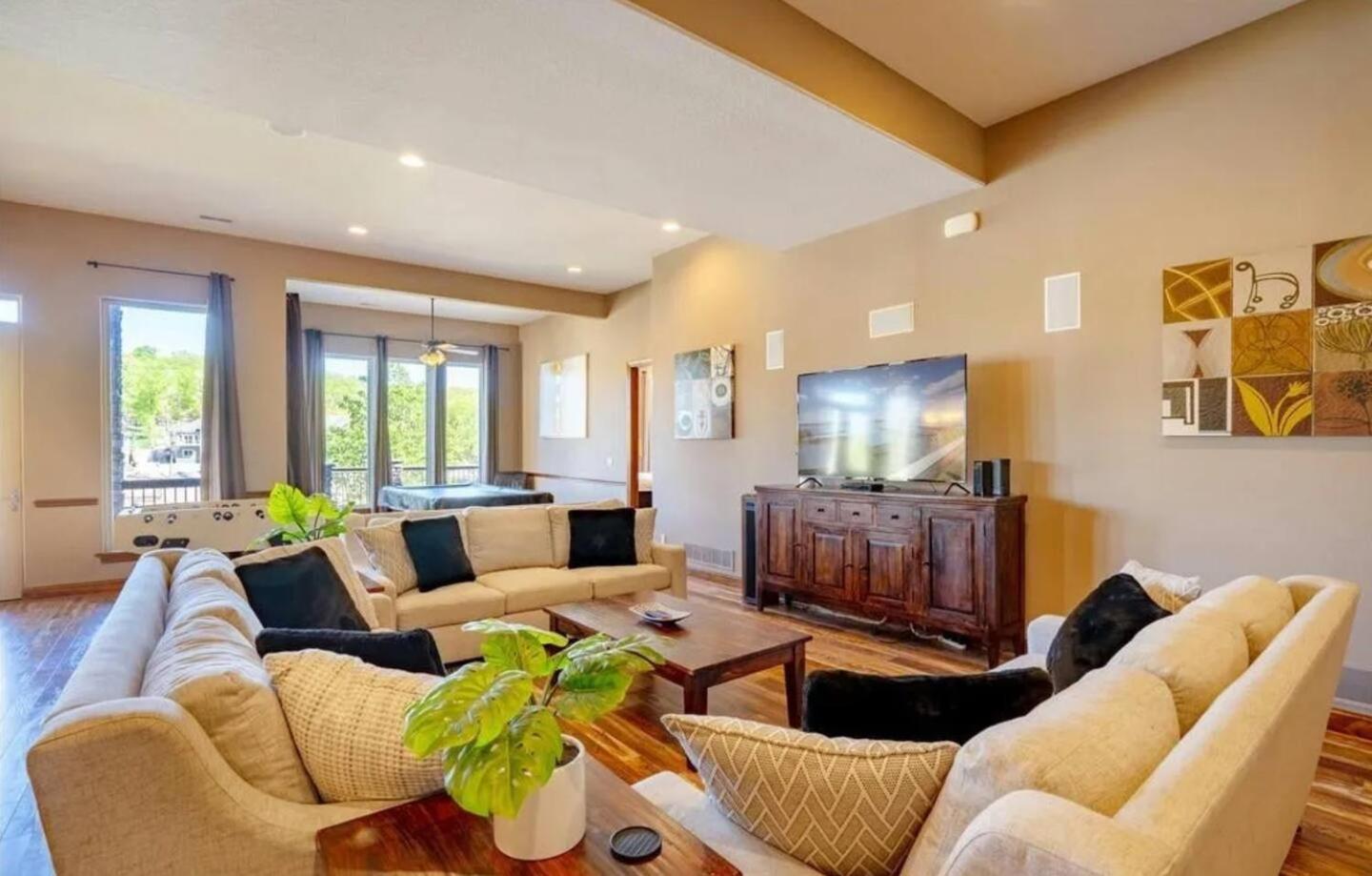 Porto Cima w/ Game Room, Dock, Boat Slip, Kayaks, Lakeside Fireplace & Hot Tub