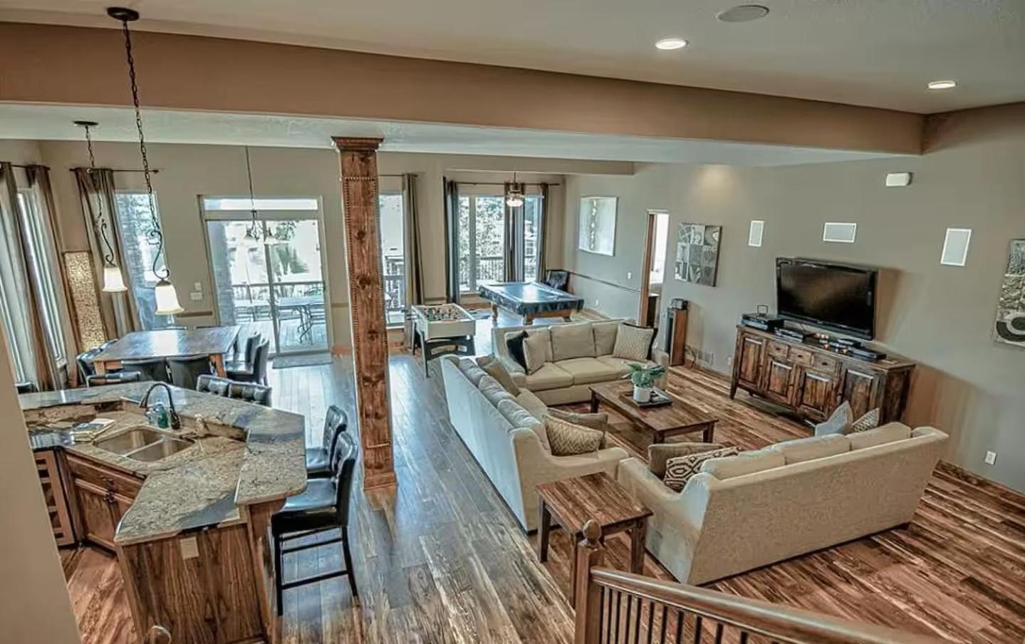 Porto Cima w/ Game Room, Dock, Boat Slip, Kayaks, Lakeside Fireplace & Hot Tub