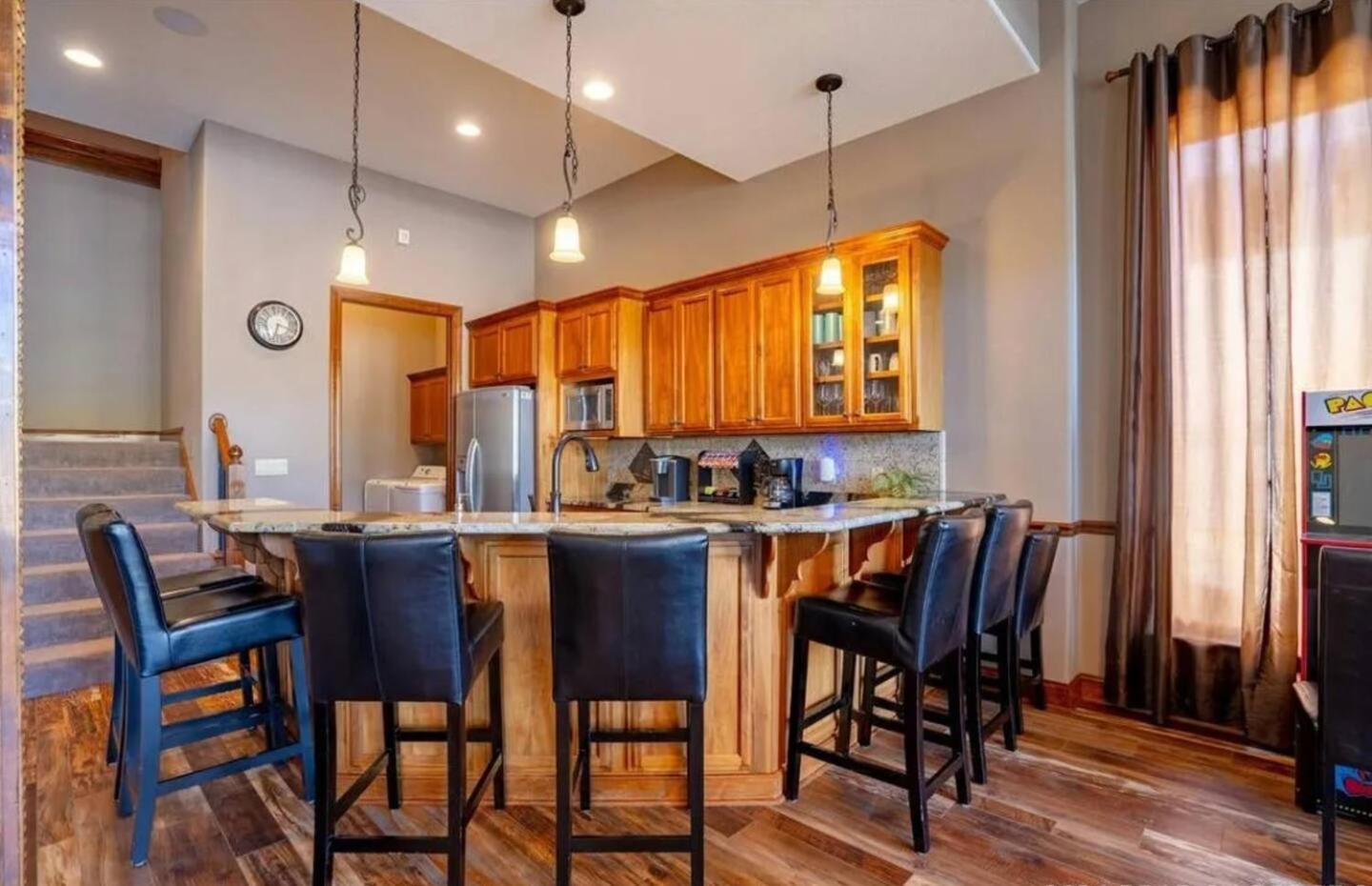 Porto Cima w/ Game Room, Dock, Boat Slip, Kayaks, Lakeside Fireplace & Hot Tub
