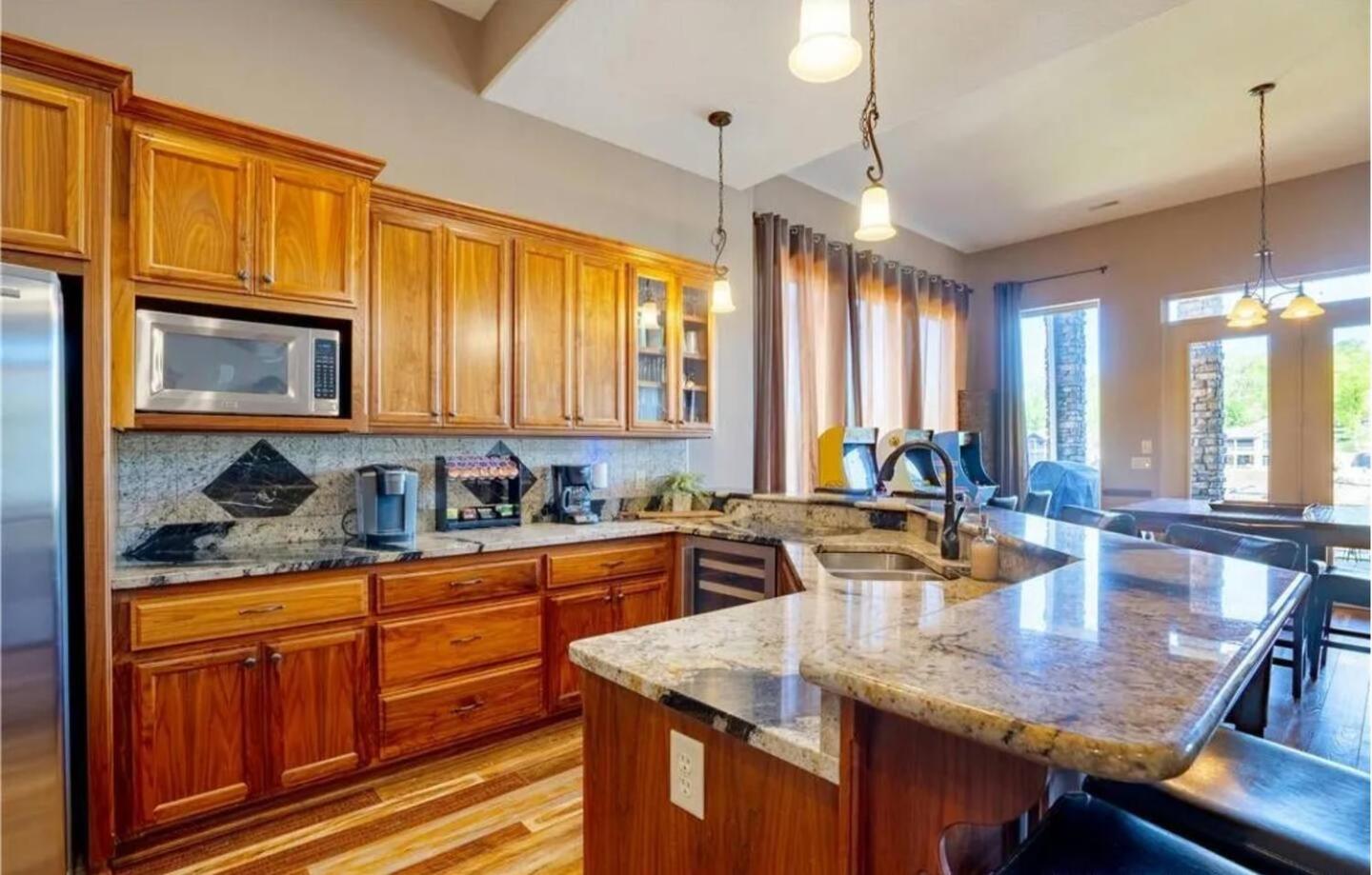 Porto Cima w/ Game Room, Dock, Boat Slip, Kayaks, Lakeside Fireplace & Hot Tub