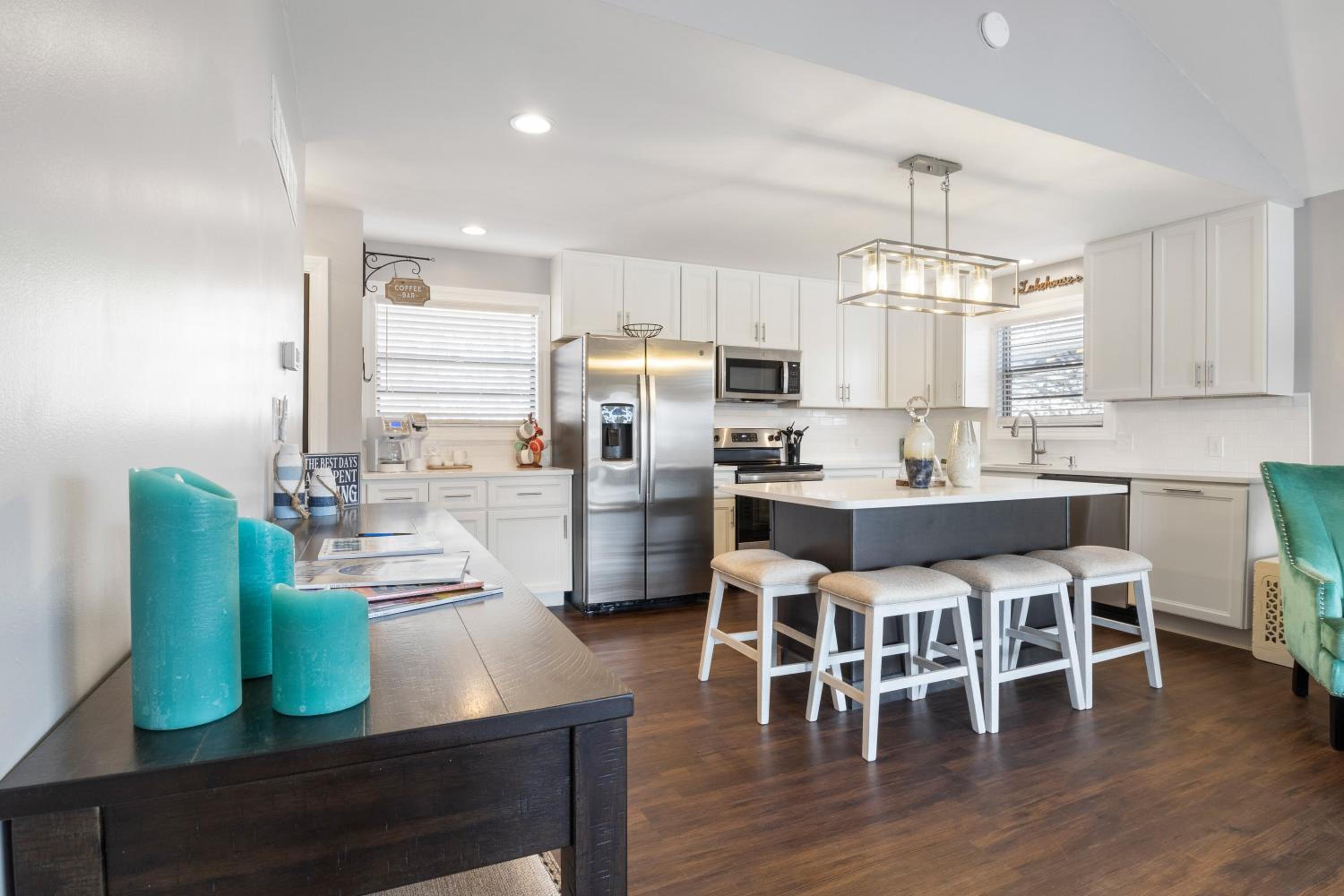 Spacious, Central Location, Fire Pit, Boat Slip