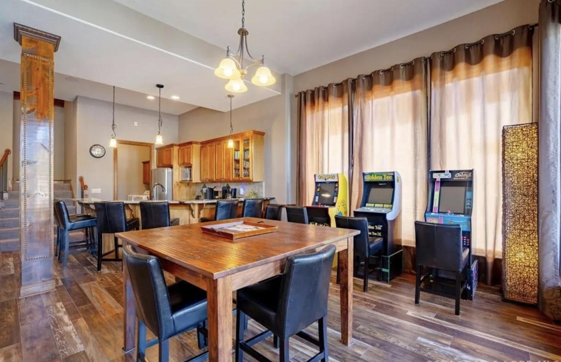 Porto Cima w/ Game Room, Dock, Boat Slip, Kayaks, Lakeside Fireplace & Hot Tub